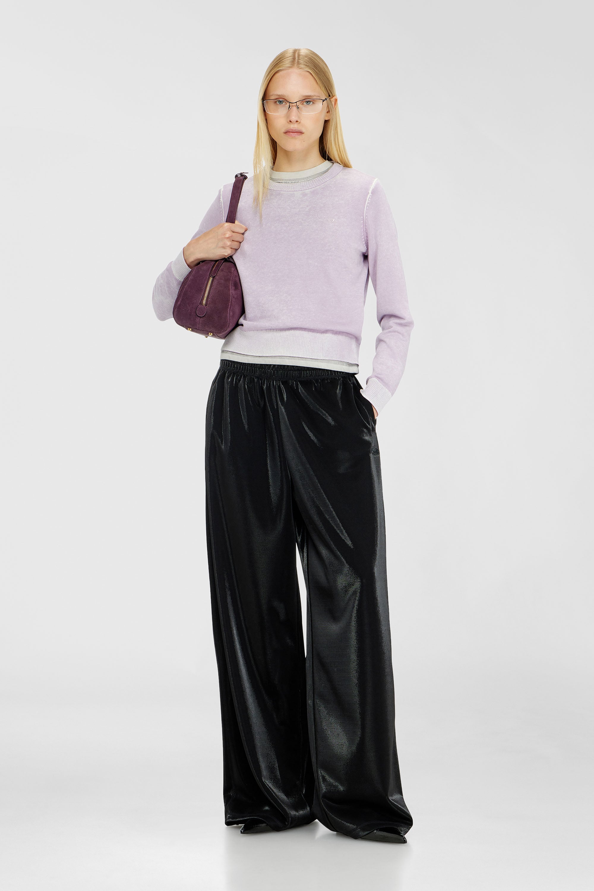 Diesel - P-ROSY, Pantal&oacute;n de ch&aacute;ndal en tejido piqu&eacute; brillante Mujer in Negro - 1
