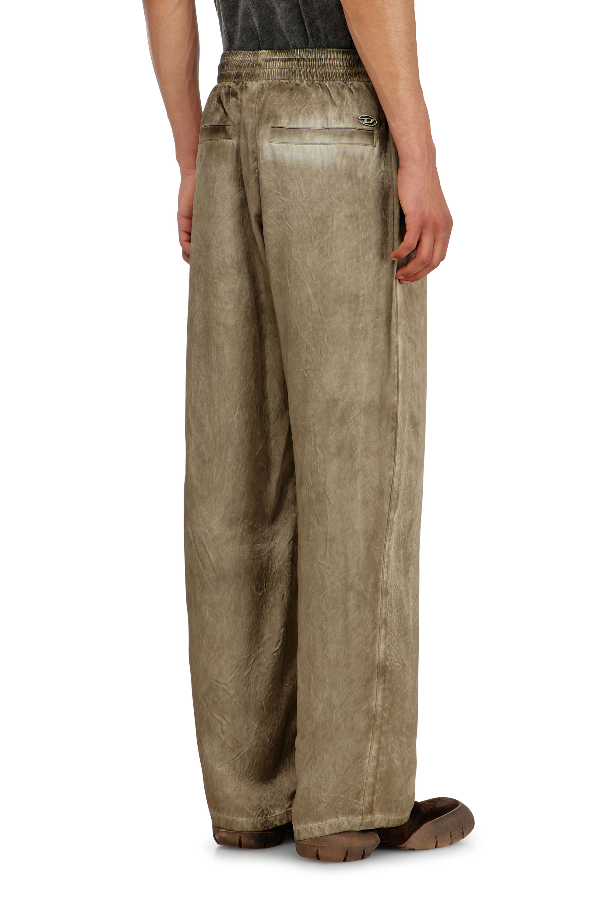 Diesel - P-THECK-AGCT, Pantalones de sat&eacute;n arrugado Hombre in Marr&oacute;n - 3
