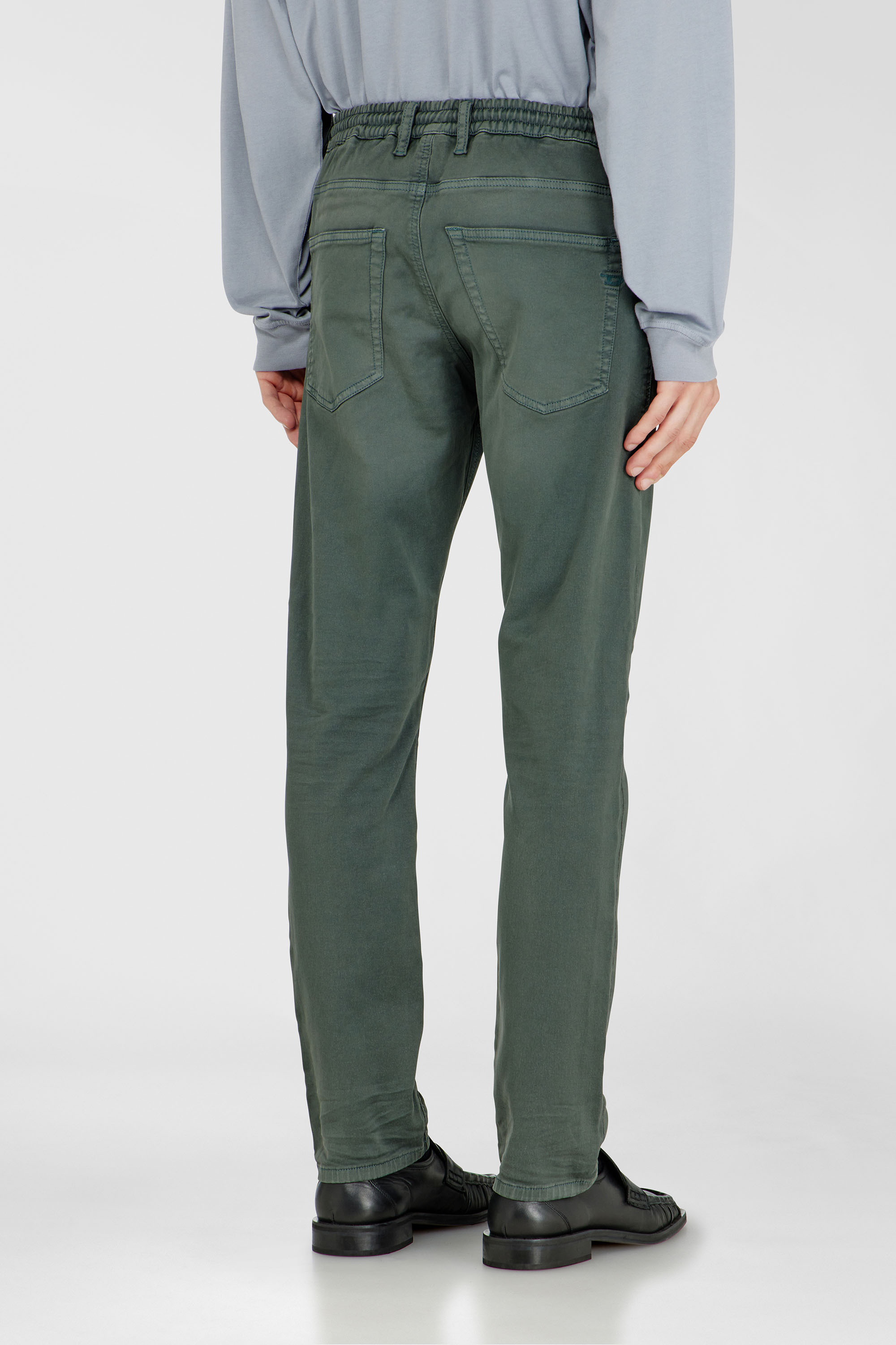Diesel - Regular 2032 D-Krooley Joggjeans&reg; 0670M Hombre, Gris - 3