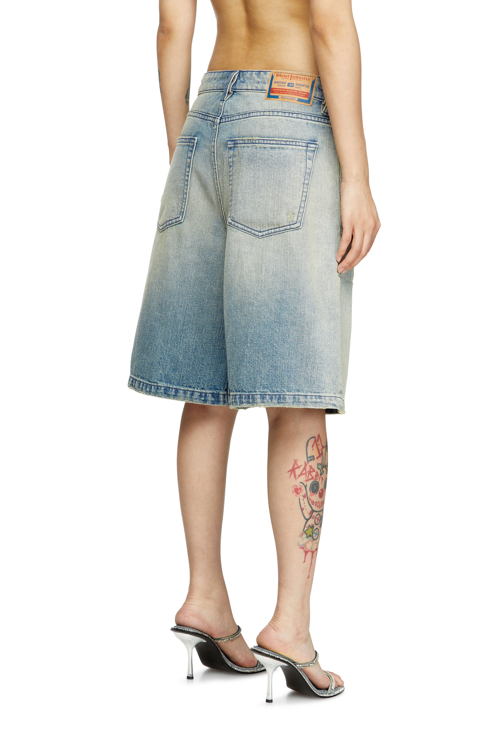 Diesel - DE-SIRE-SHORT, Pantalones cortos en denim de efecto desgastado Mujer in Azul marino - 4