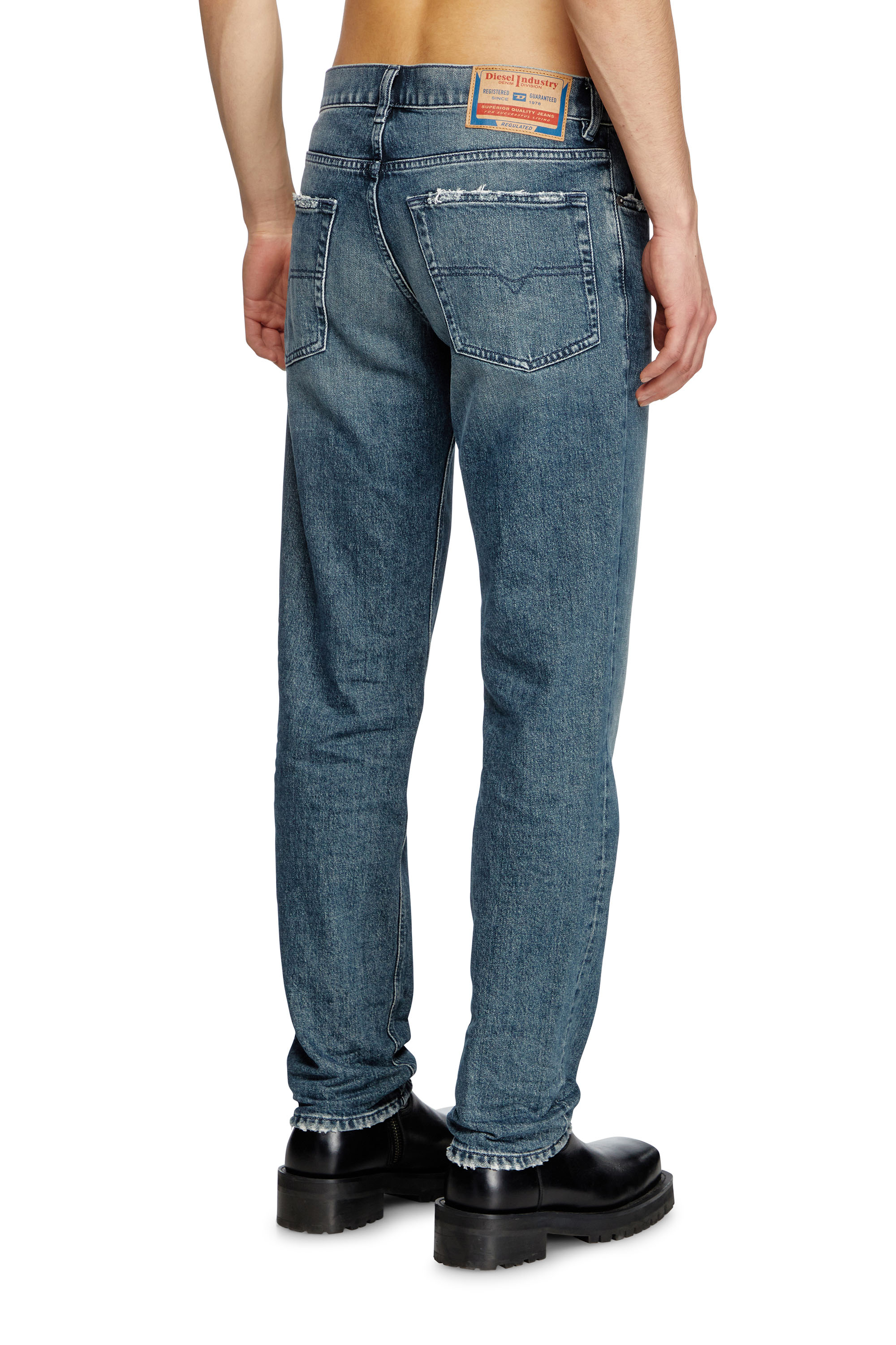 Diesel - Regular Jeans 2023 D-Finitive 007Y7 Hombre, Azul medio - 4