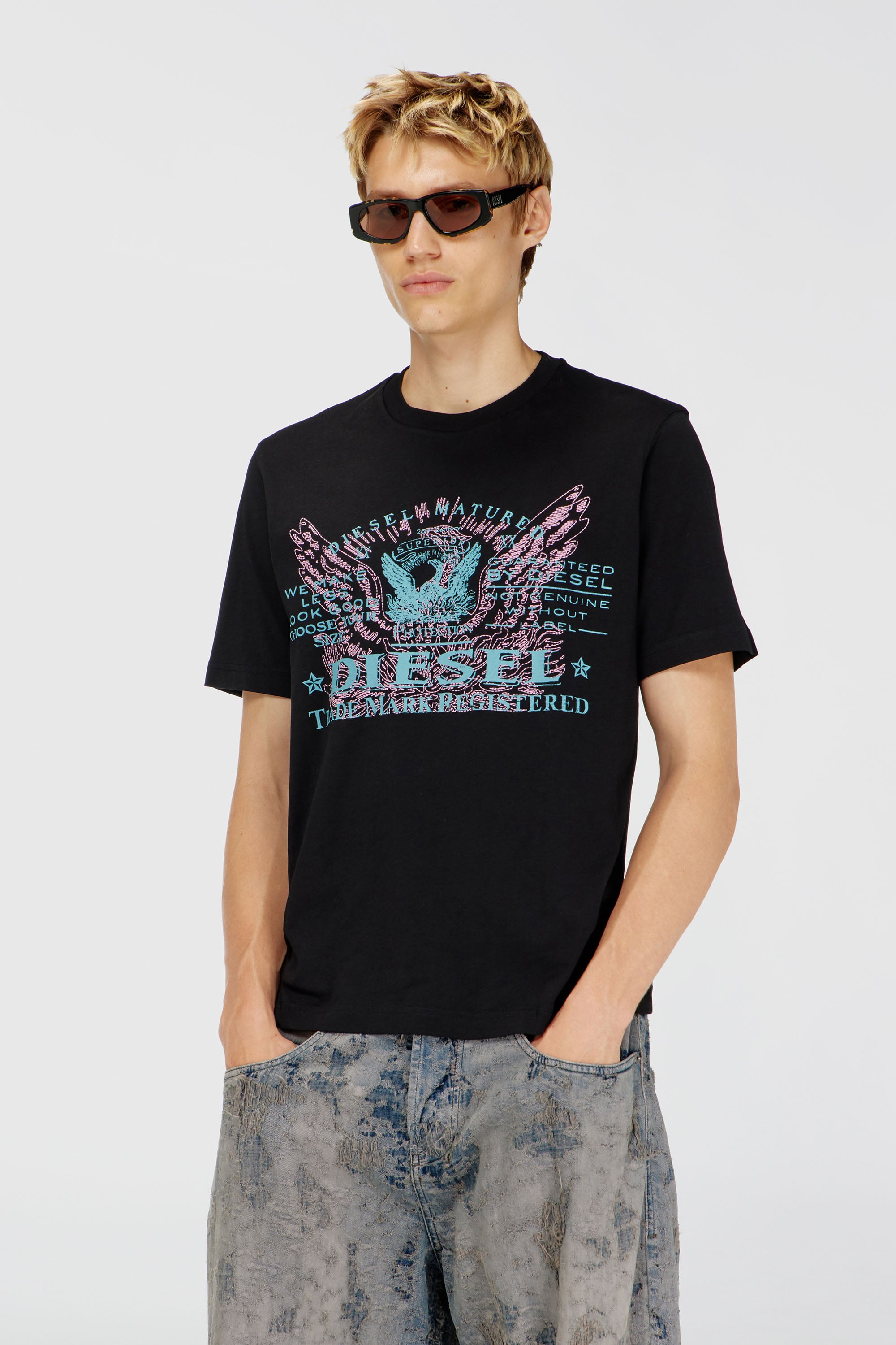 Diesel - T-JUST-FENIX-T92, Camiseta de algod&oacute;n con estampado gr&aacute;fico Hombre in Negro - 1