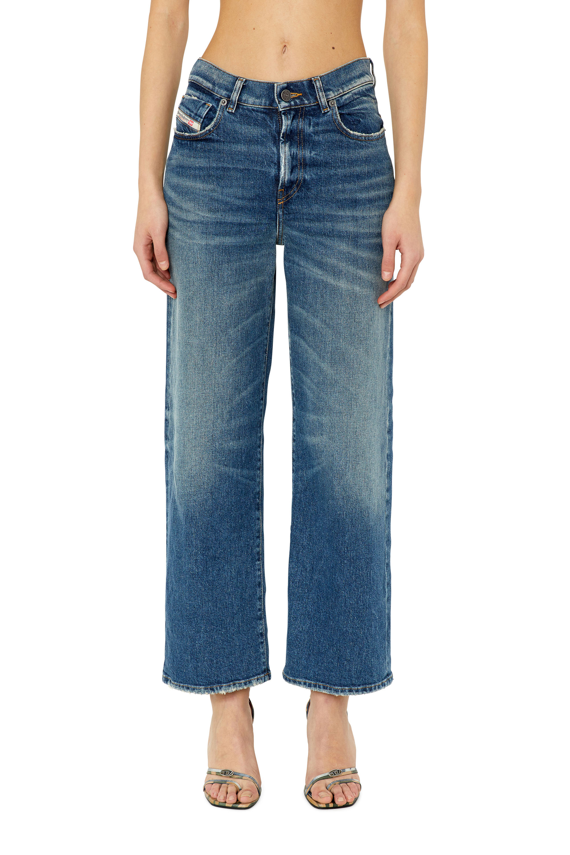 Diesel - 2000 007L1 Bootcut and Flare Jeans, Azul medio - Image 1