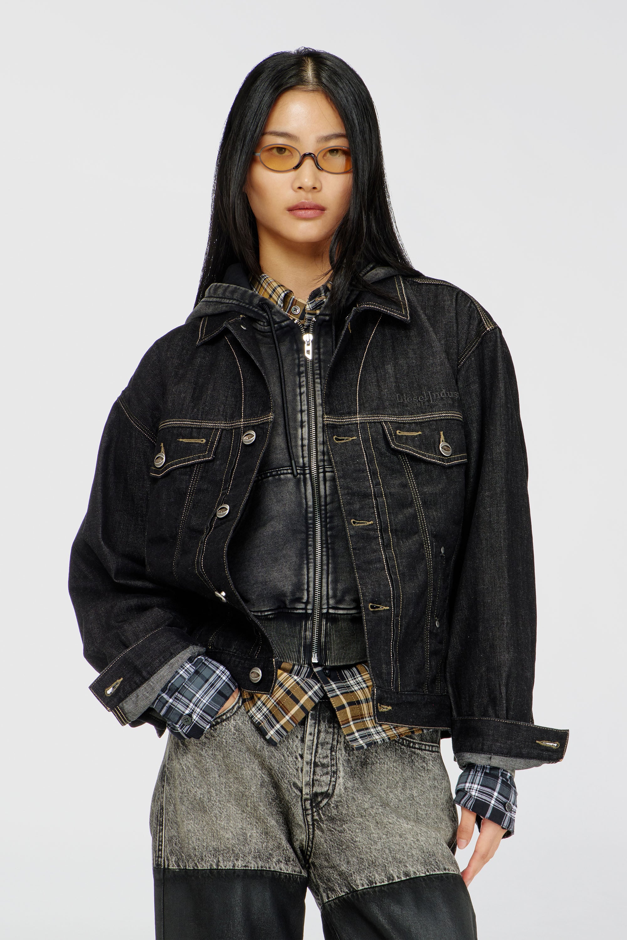 Diesel - D-DENVER, Chaqueta trucker de denim rinse Unisex in Negro - 1