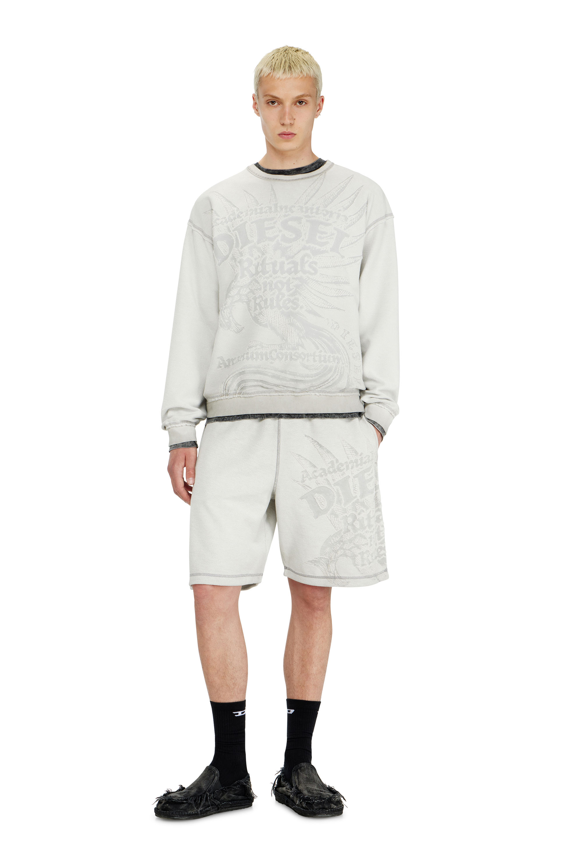Diesel - P-RAWCROW, Pantalones cortos tipo sudadera con motivos devor&eacute; Hombre in Gris - 1
