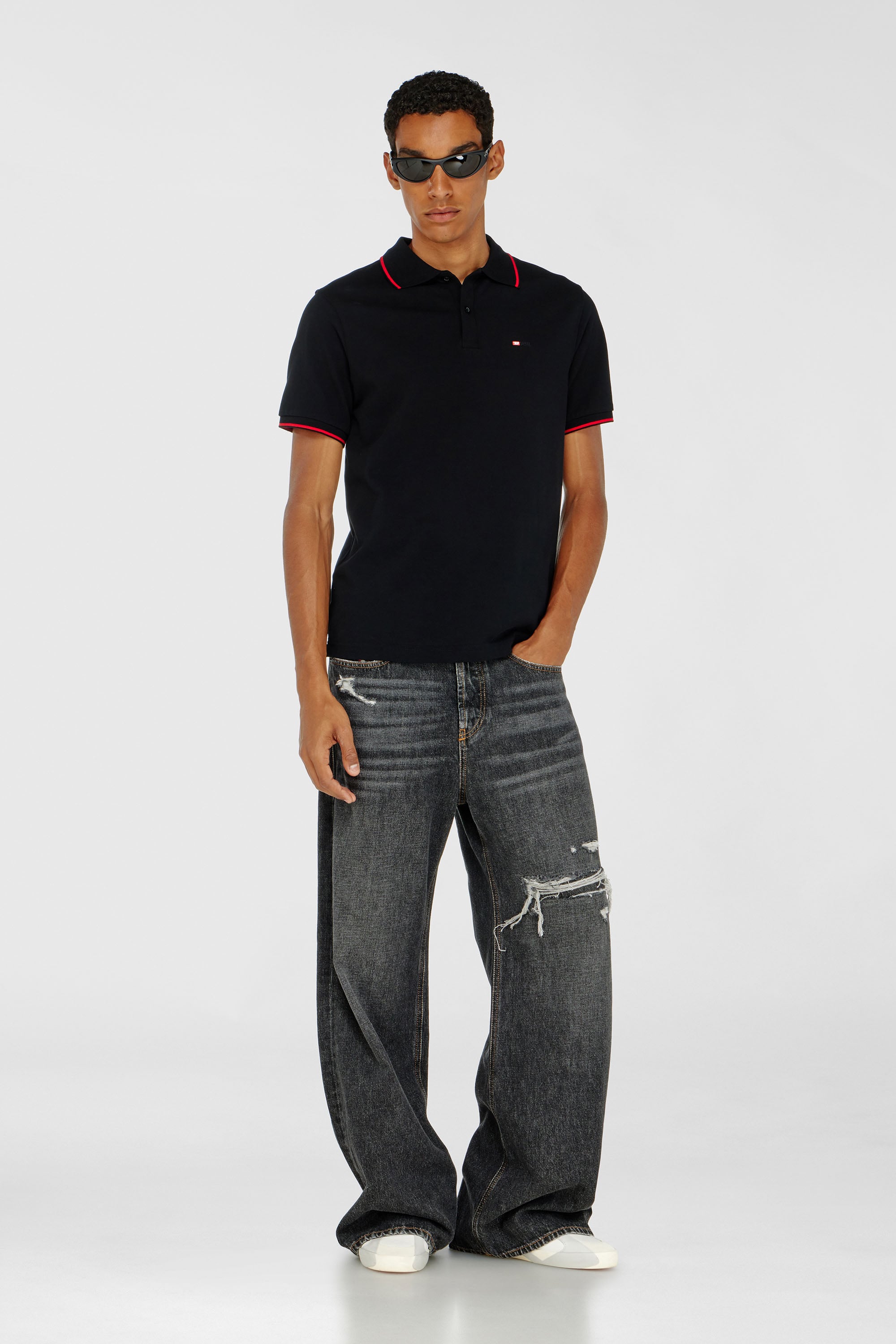 Diesel - T-FERRY-MICRODIV, Polo con peque&ntilde;o bordado Diesel Hombre in Negro - 2