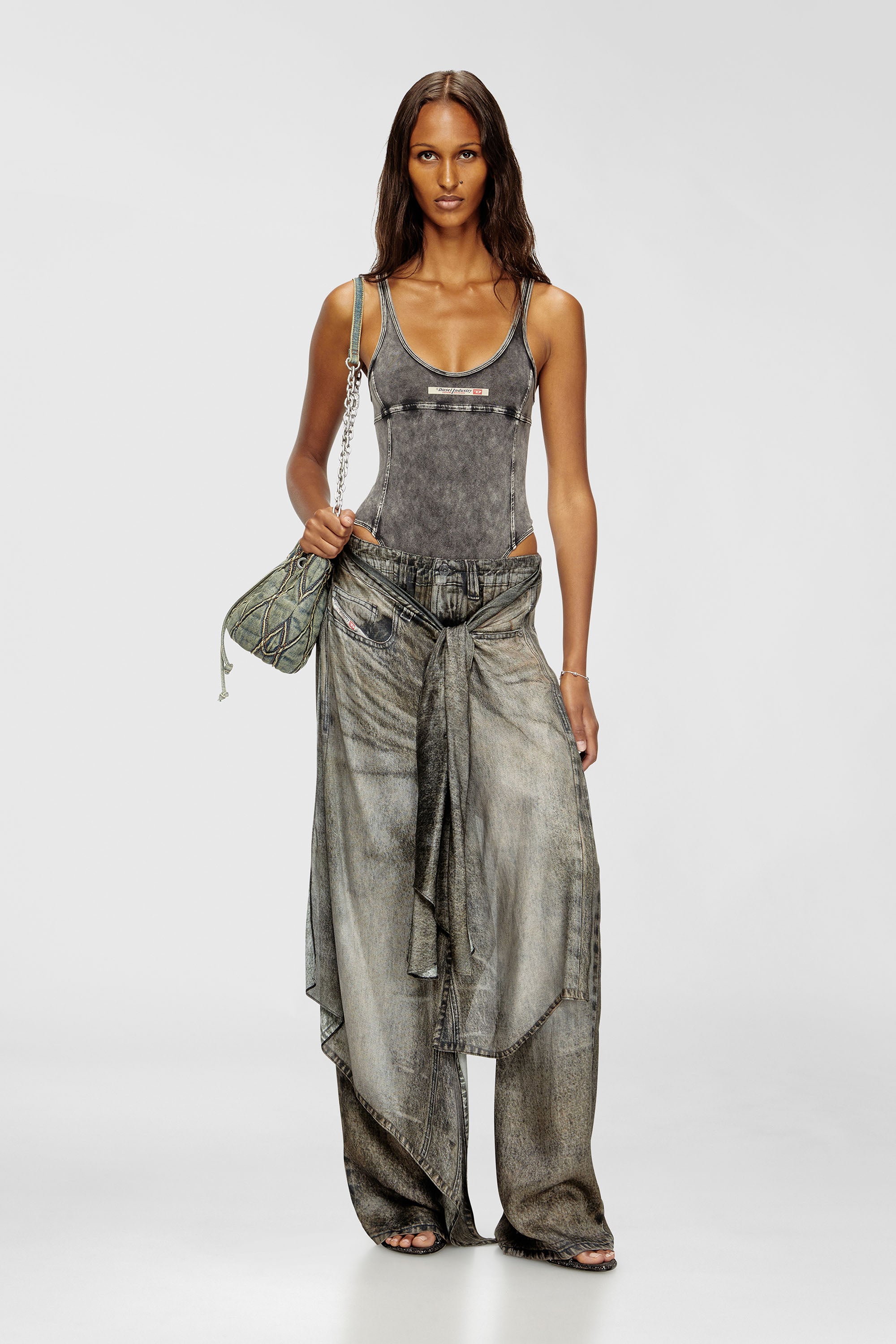Diesel - PHOEBE-DNM, Sujetador sin tirantes con logotipo grande Mujer in Gris - 6