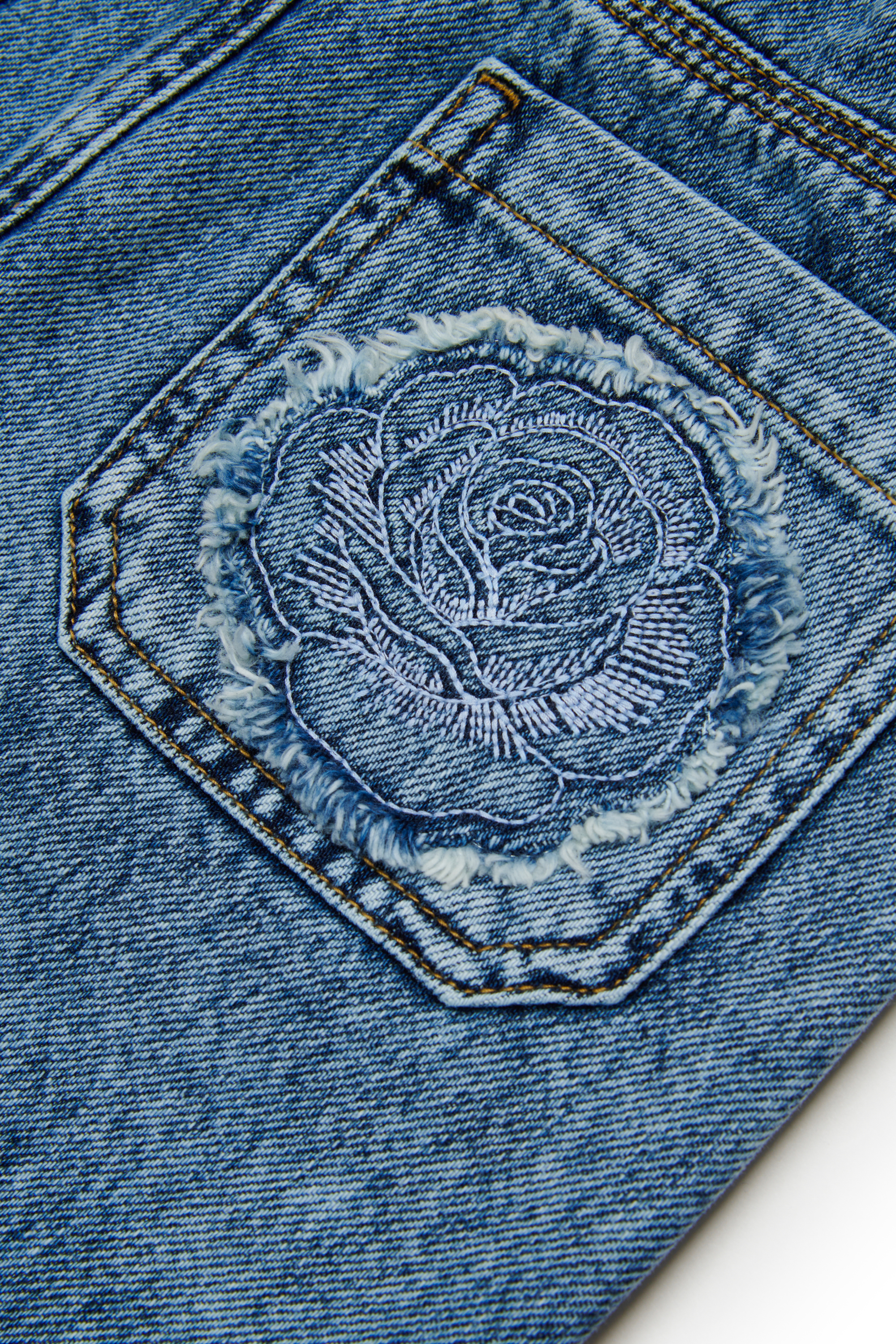 Diesel - GELKA, Falda vaquera deshilachada con parche de rosa Mujer in Azul marino - 4