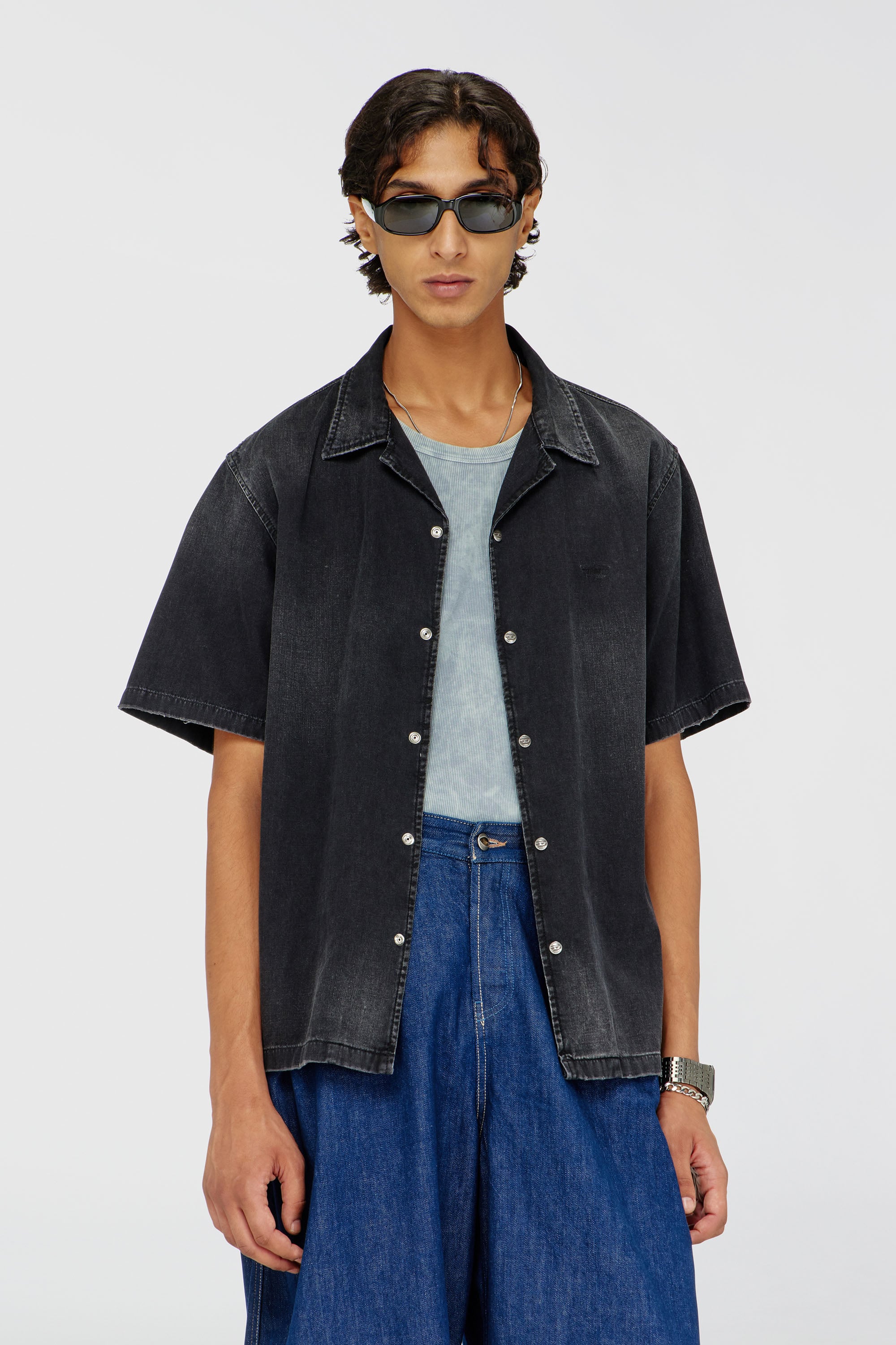 Diesel - D-NABIL-D, Camisa vaquera de manga corta Hombre in Negro - 1