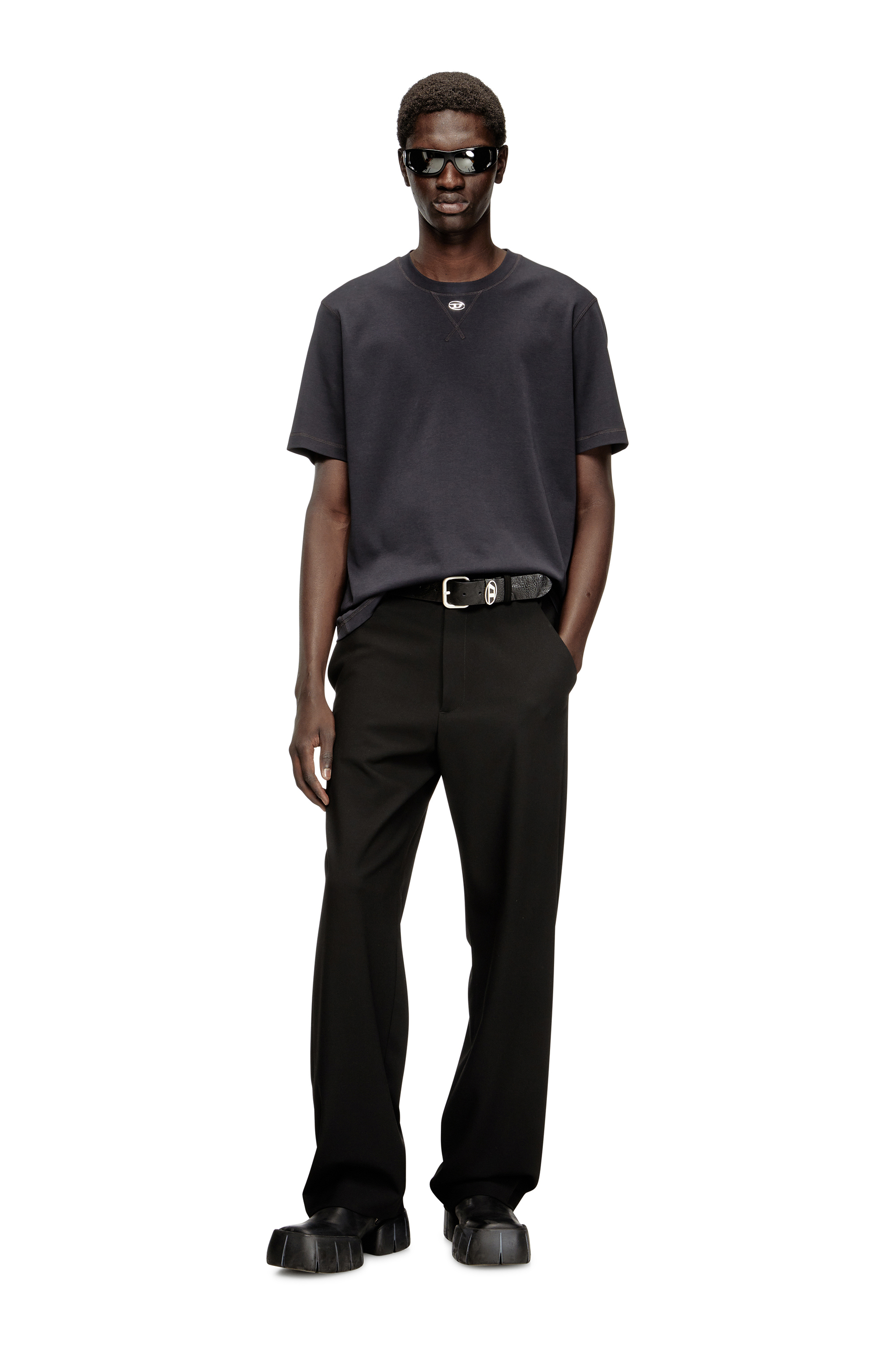 Diesel - T-MADJUST-TR, Camiseta regular con cuello redondo y Oval D Hombre in Gris - 6