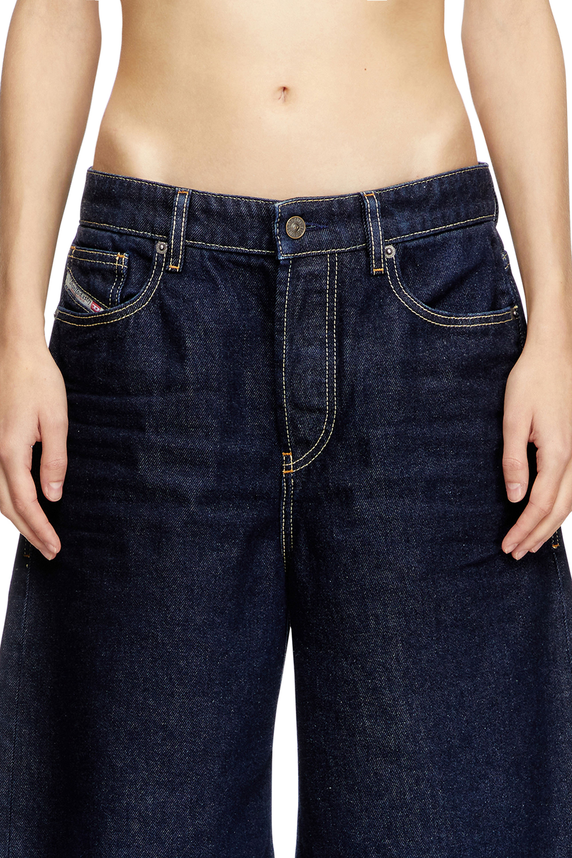 Diesel - DE-SIRE-SHORT, Pantalones cortos en denim de lavado impecable Mujer in Azul marino - 5