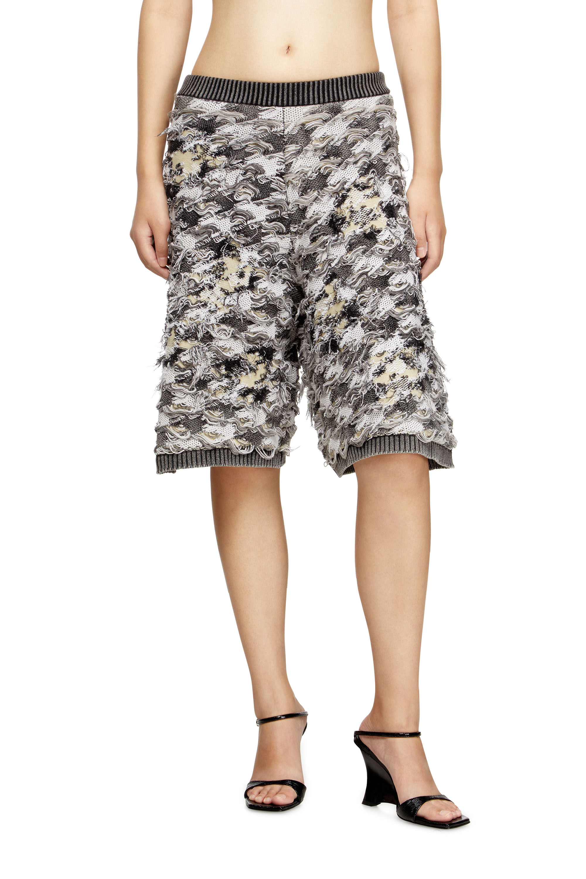 Diesel - M-VANJA, Pantalones cortos de jacquard de pata de gallo desgastados Mujer in Multicolor - 1