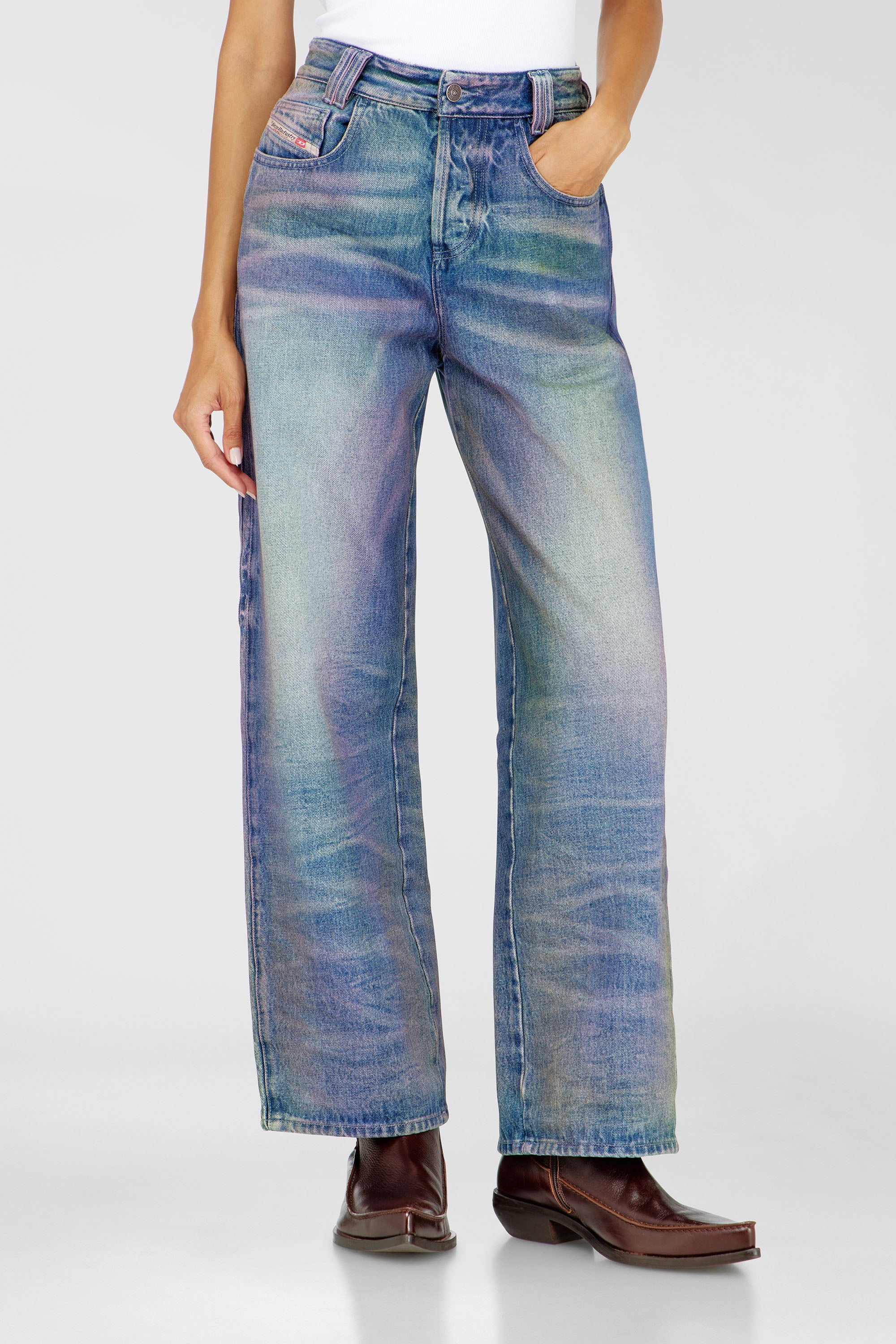Diesel - Relaxed Jeans 1982 D-Hakou 007FW Unisex, Azul medio - 2