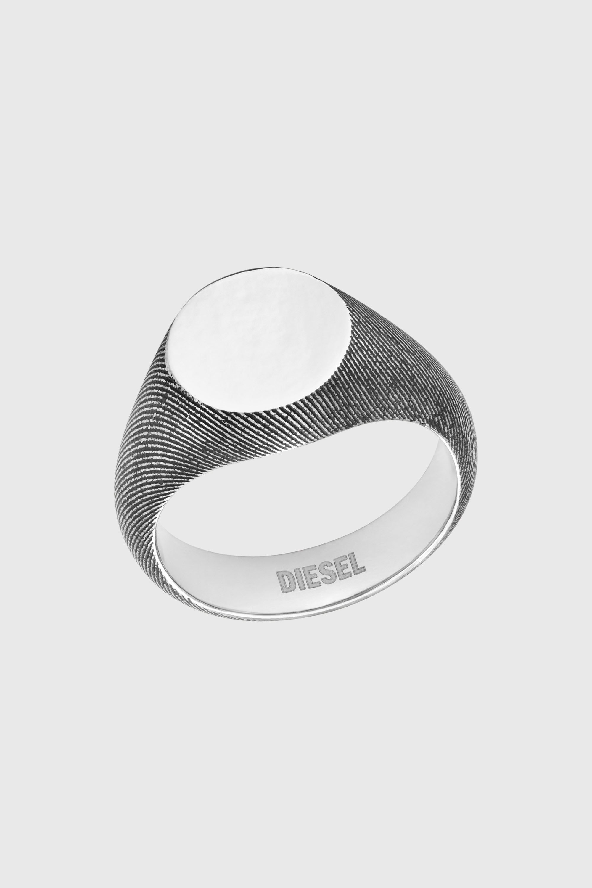 Diesel - DX1736040, Anillo sello de acero inoxidable con textura denim Unisex in Plateado - 1