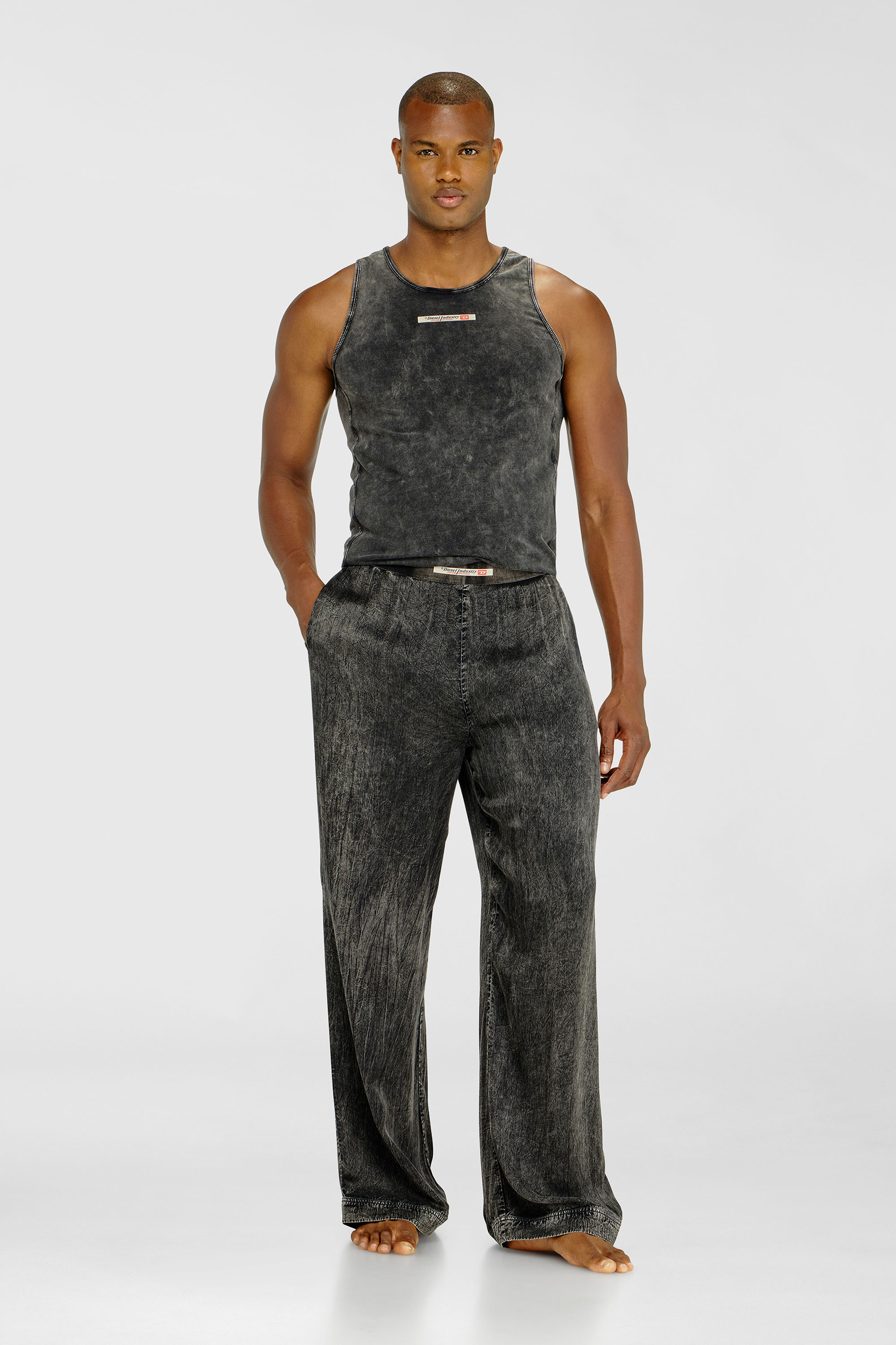 Diesel - ZAYNE-DNM, Pantal&oacute;n de viscosa con fit fluido Hombre in Gris - 1