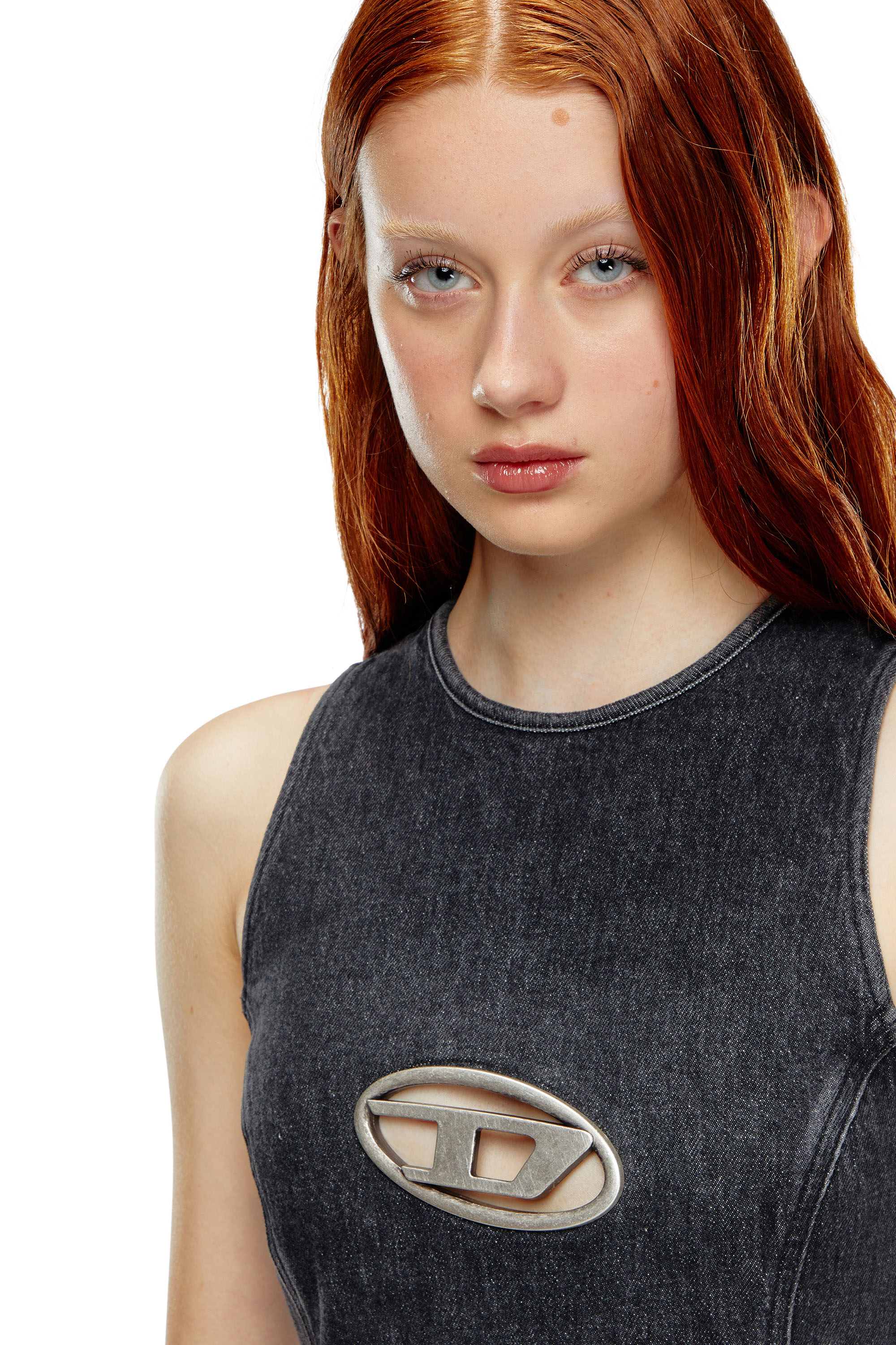 Diesel - DE-FERRIZ-FSD, Minivestido en denim con placa Oval D Mujer in Negro - 4