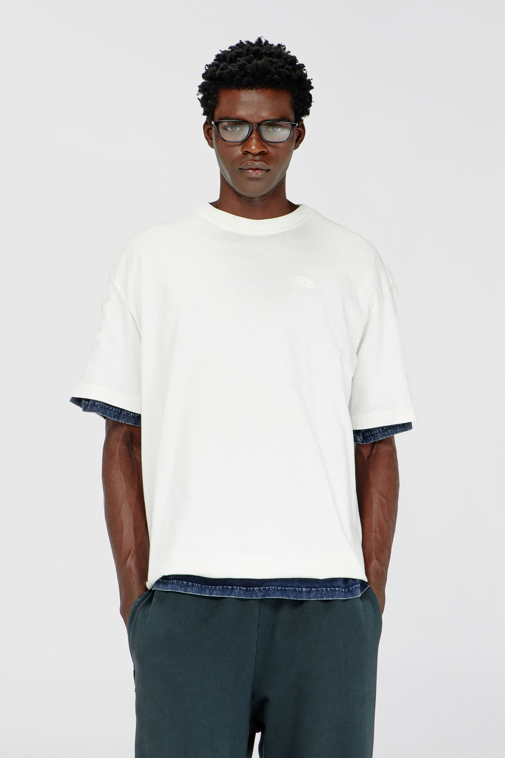 Diesel - T-BOGGY-MEGOVAL-D, Camiseta con bordado oval D grande Hombre in Blanco - 1