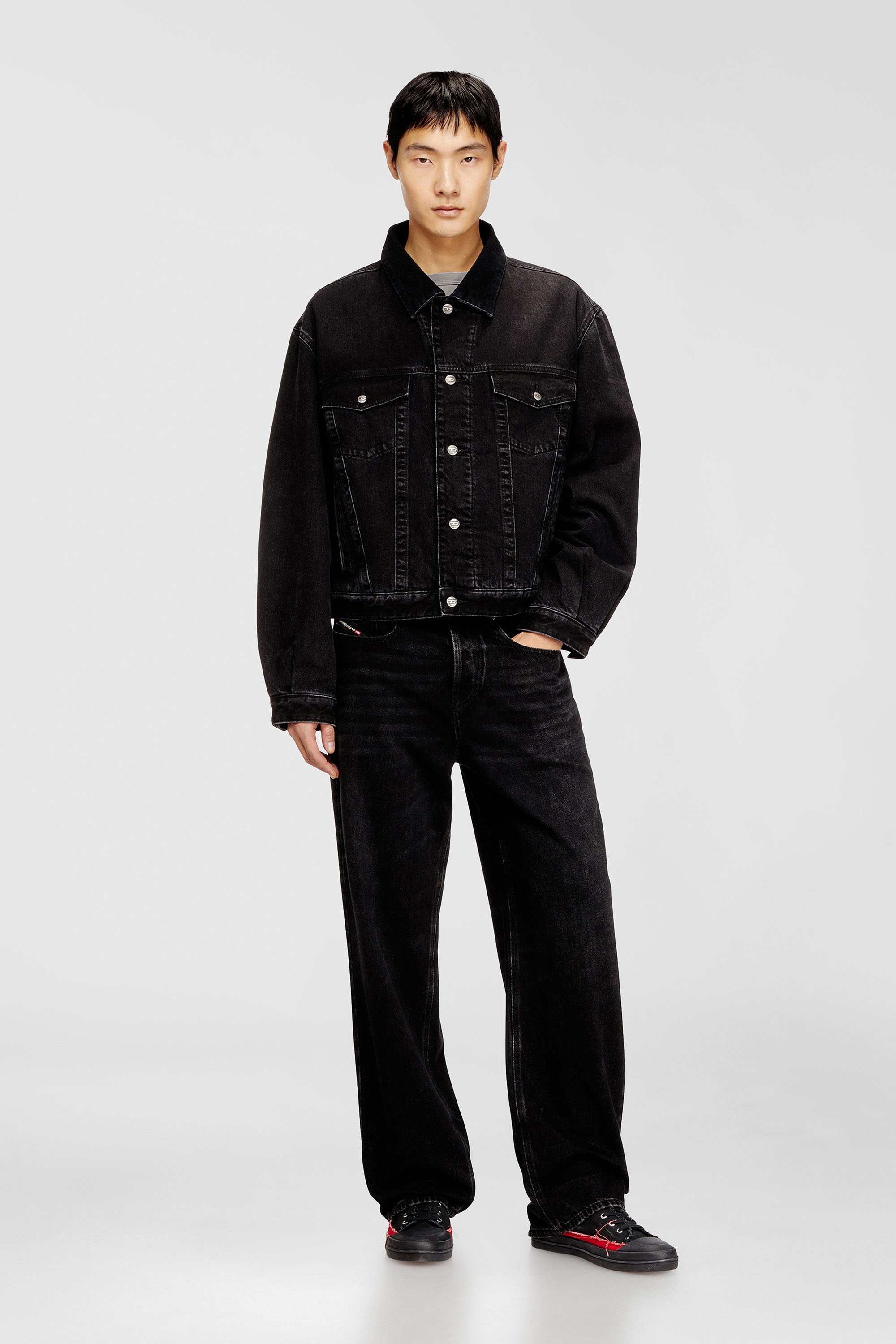 Diesel - D-RANGER-T, Cazadora trucker acolchada en denim Unisex in Negro - 2