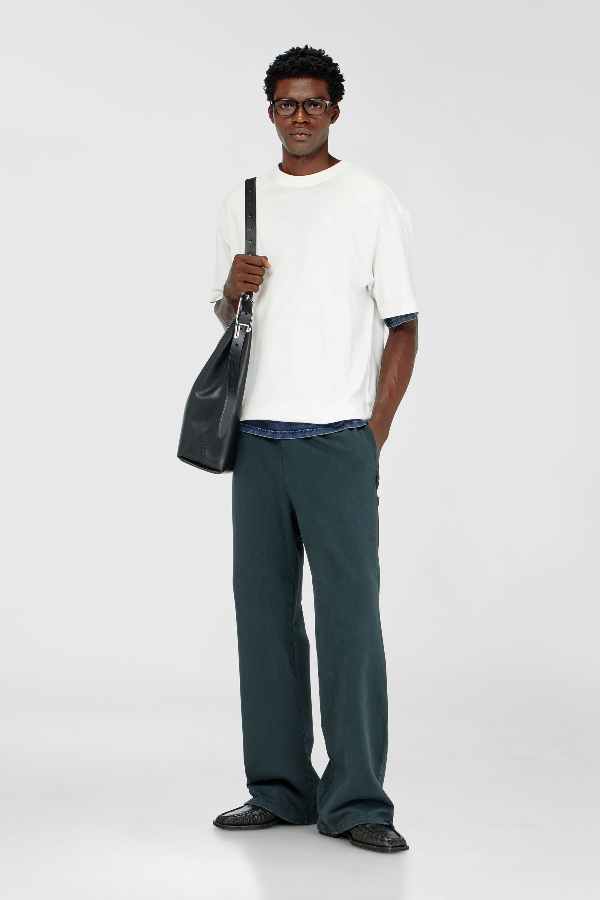 Diesel - T-BOGGY-MEGOVAL-D, Camiseta con bordado oval D grande Hombre in Blanco - 2