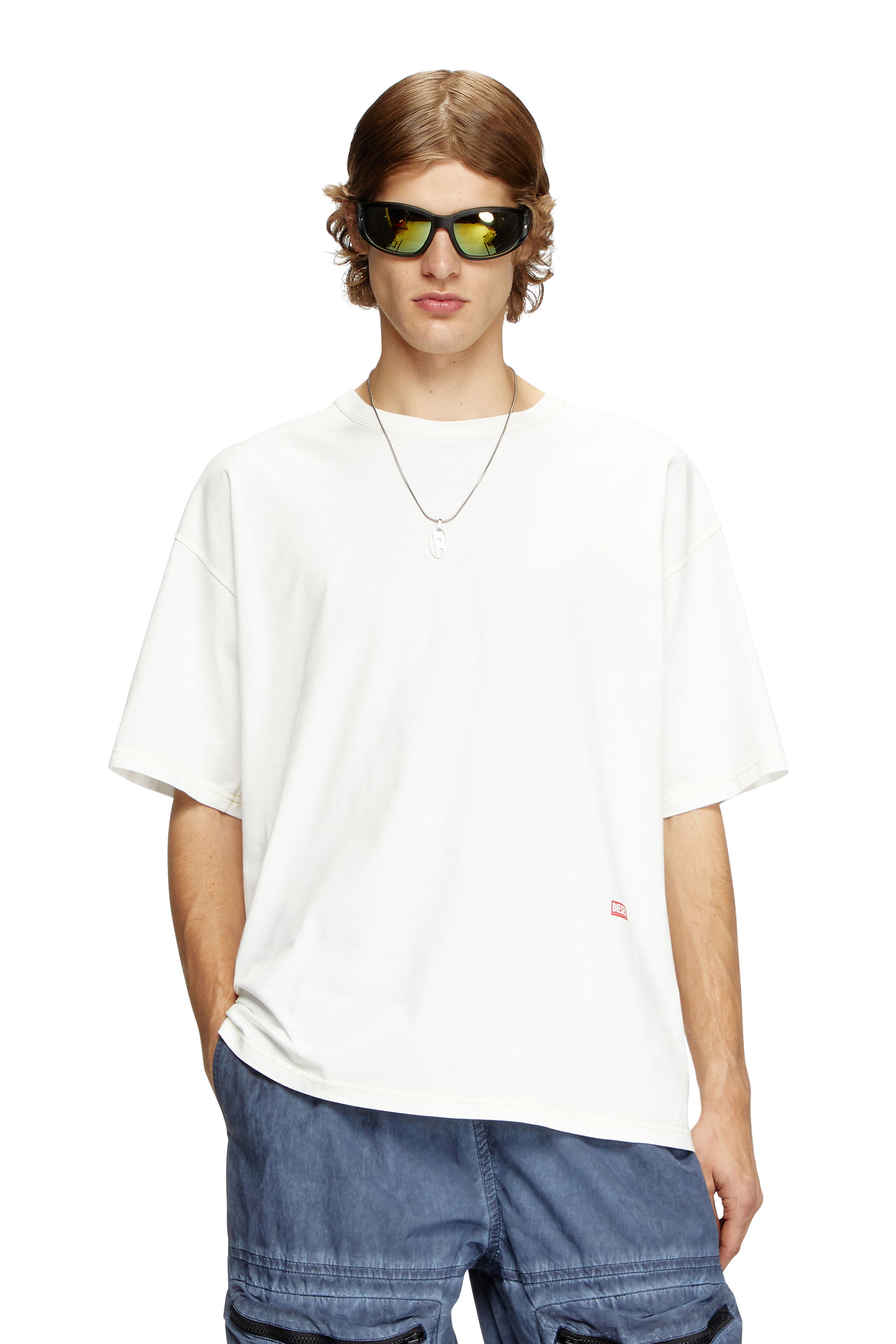 Diesel - T-BOXT-R18, Camiseta con estampado de corazón de manzana Hombre in Blanco - 1