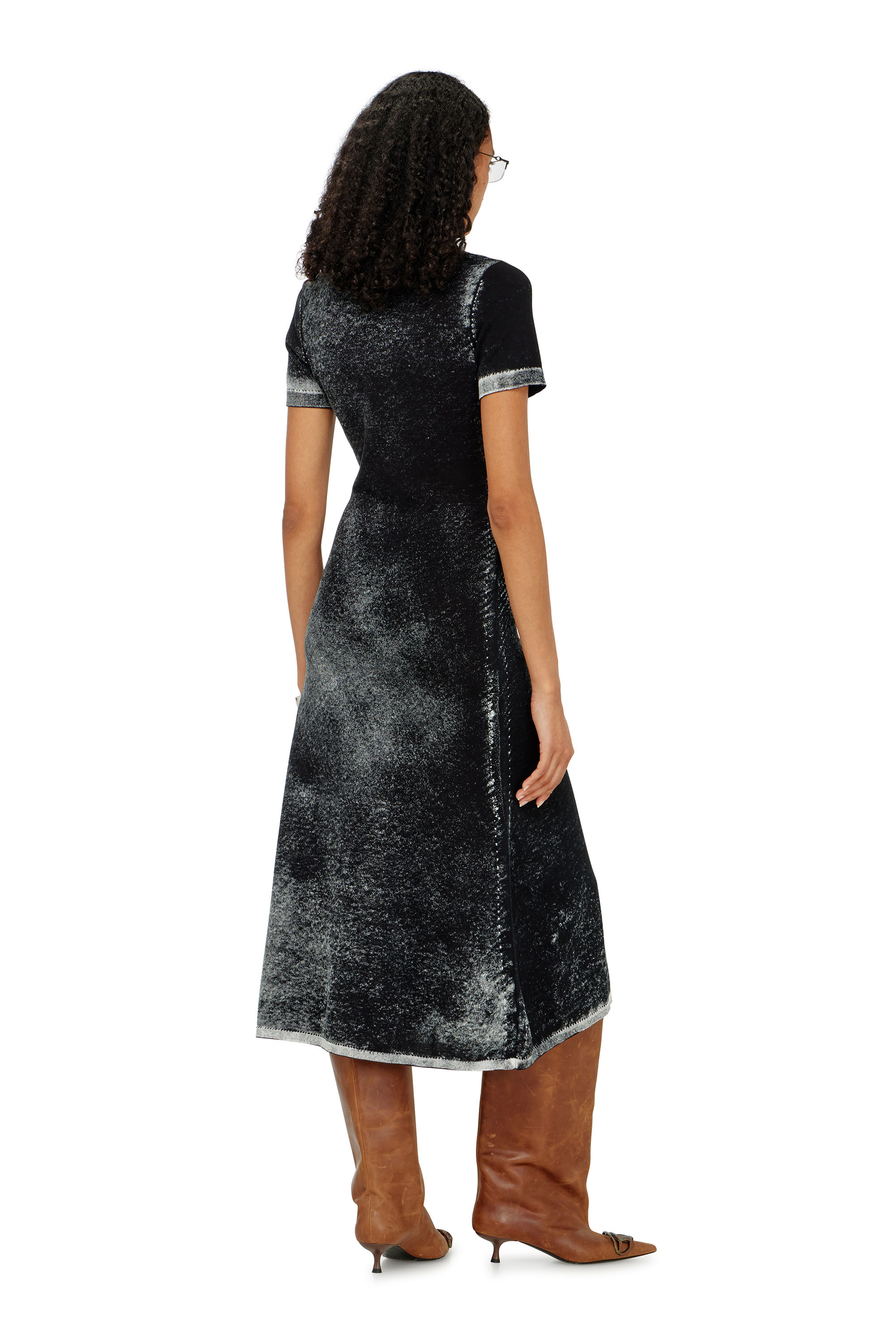 Diesel - M-LOURENS, Vestido polo midi en tejido de punto con estampado inverso Mujer in Negro - 4