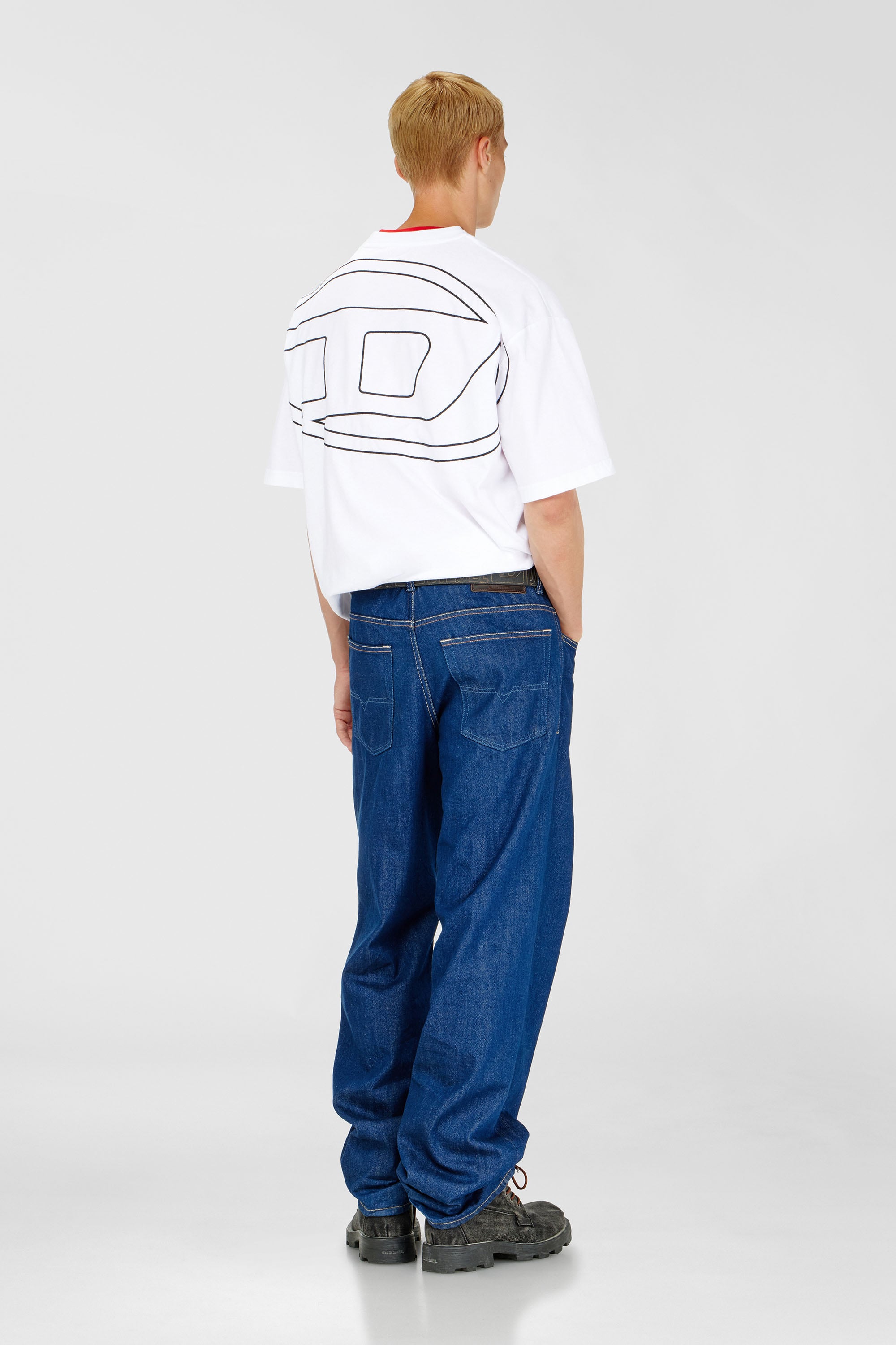 Diesel - T-BOGGY-MEGOVAL-D, Camiseta con bordado oval D grande Hombre in Blanco - 2