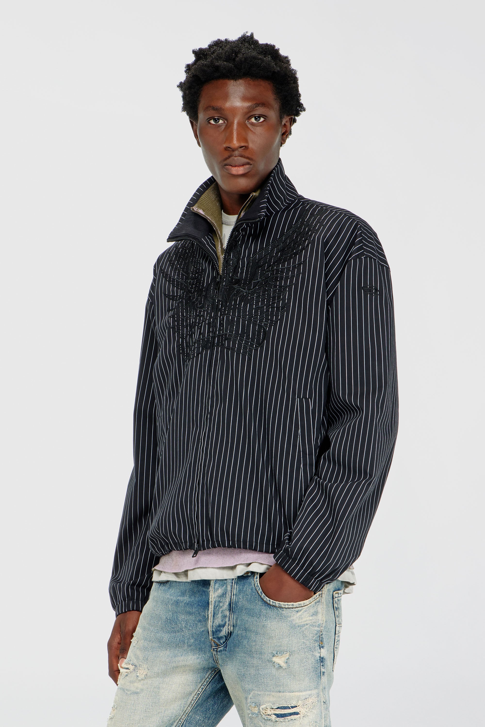 Diesel - J-CORSAR-NJCA, Nylon pinstripe Jacket con bordado de Phoenix Hombre in Negro - 1
