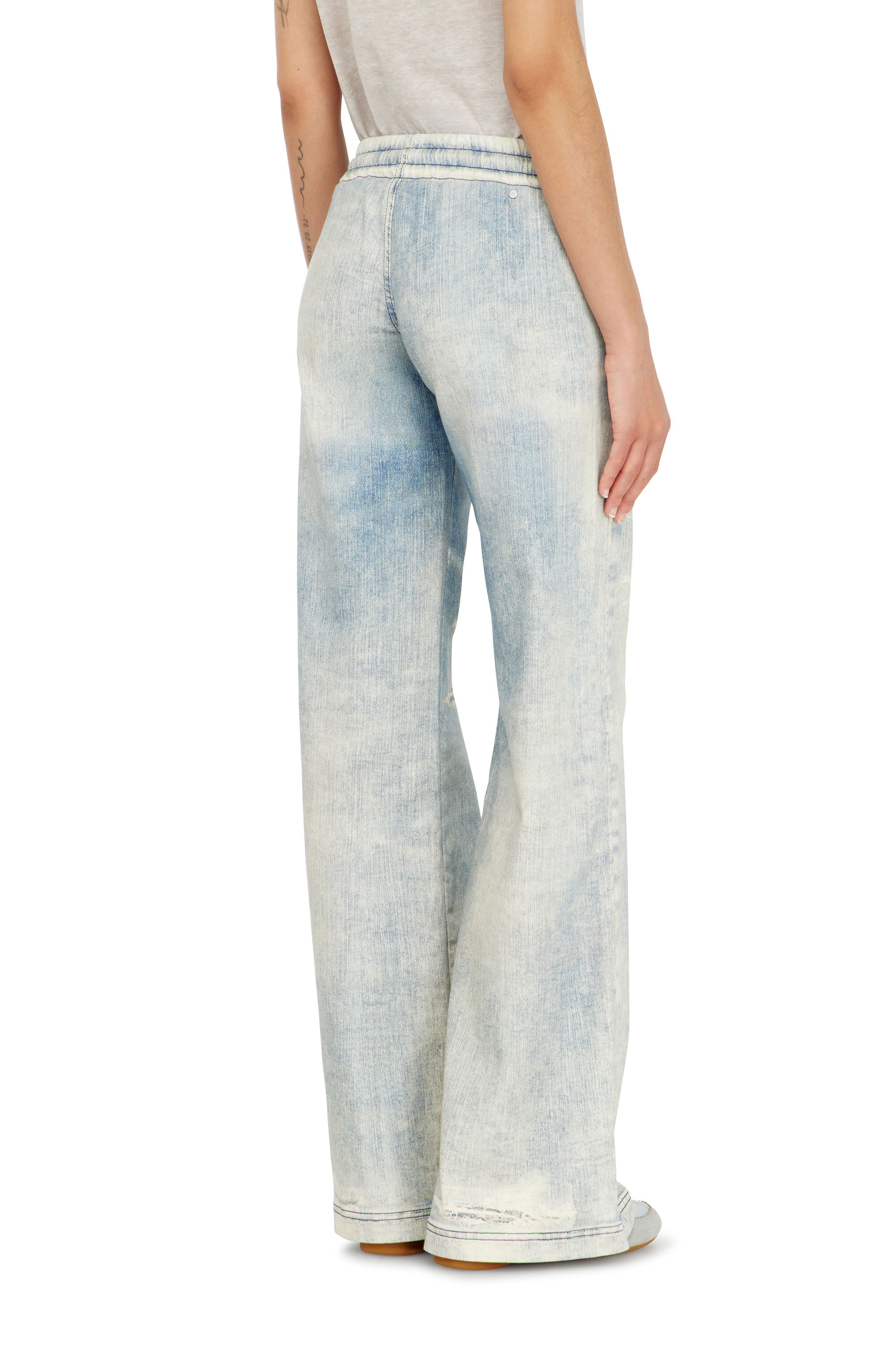 Diesel - Relaxed 2078 D-Ainty Joggjeans&reg; 068XM Mujer, Azul Claro - 3