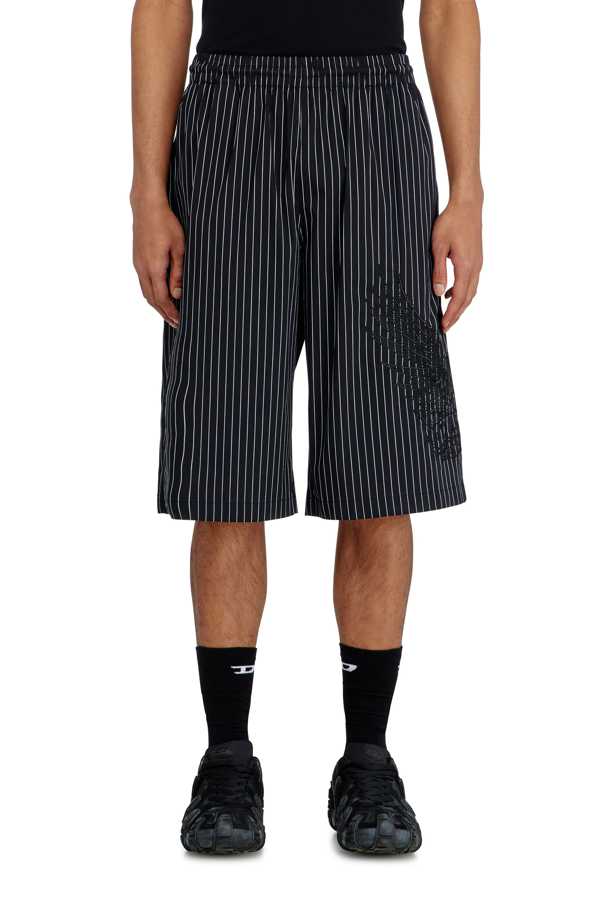 Diesel - P-THEO-SHORT-NJCA, Short pants con bordes de pinstripe y bordado Phoenix Hombre in Negro - 2