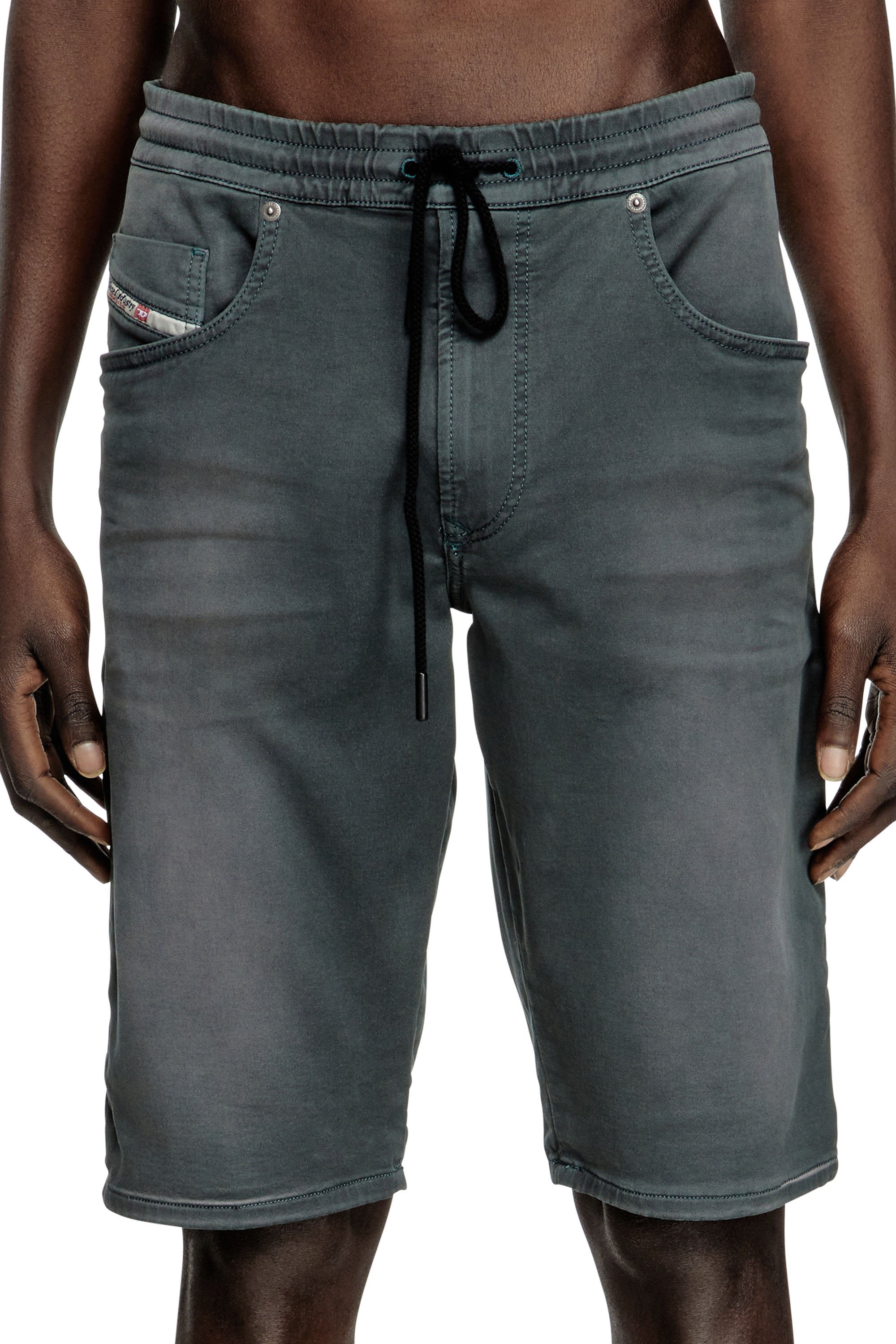 Diesel - 2033 D-KROOLEY-SHORT JOGG, Pantalones cortos chinos en JoggJeans Hombre in Gris - 5