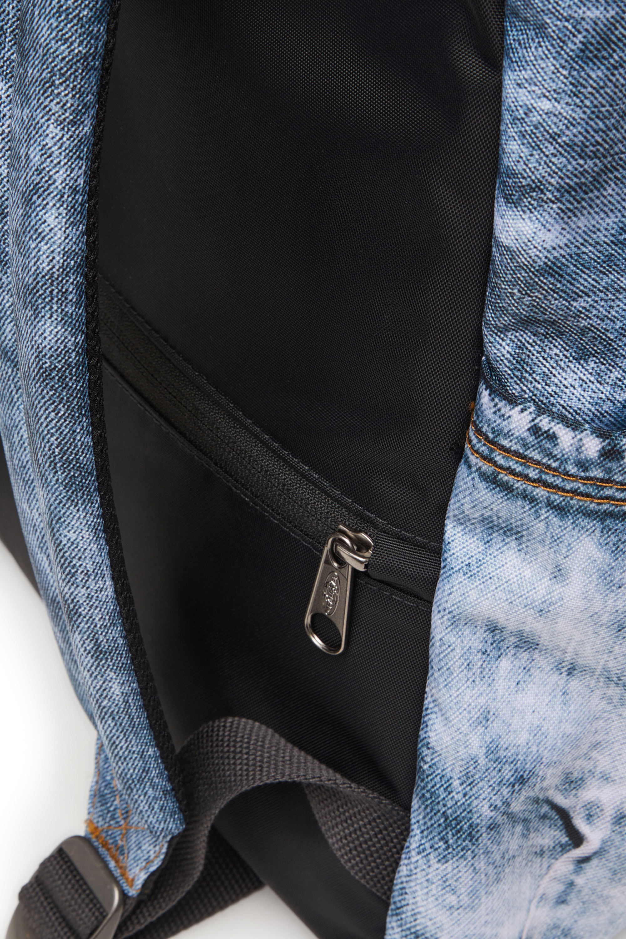 Diesel - DIESEL DAY PAK'R, Mochila en denim trampantojo Unisex in Azul marino - 5