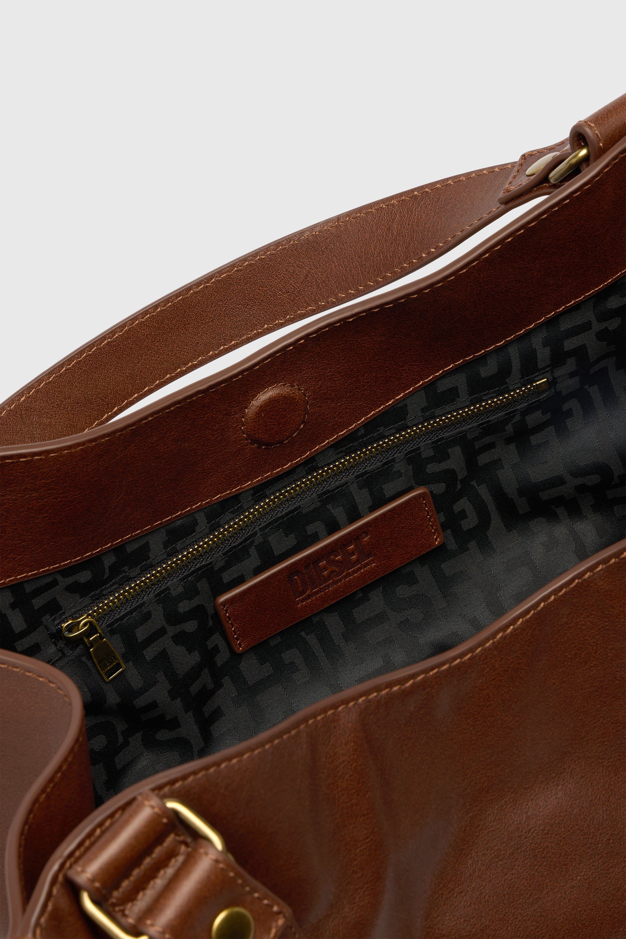 Diesel - D-ONE TOPHANDLE S, D-One-Bolso small con asa superior de piel tratada Mujer in Marr&oacute;n - 5