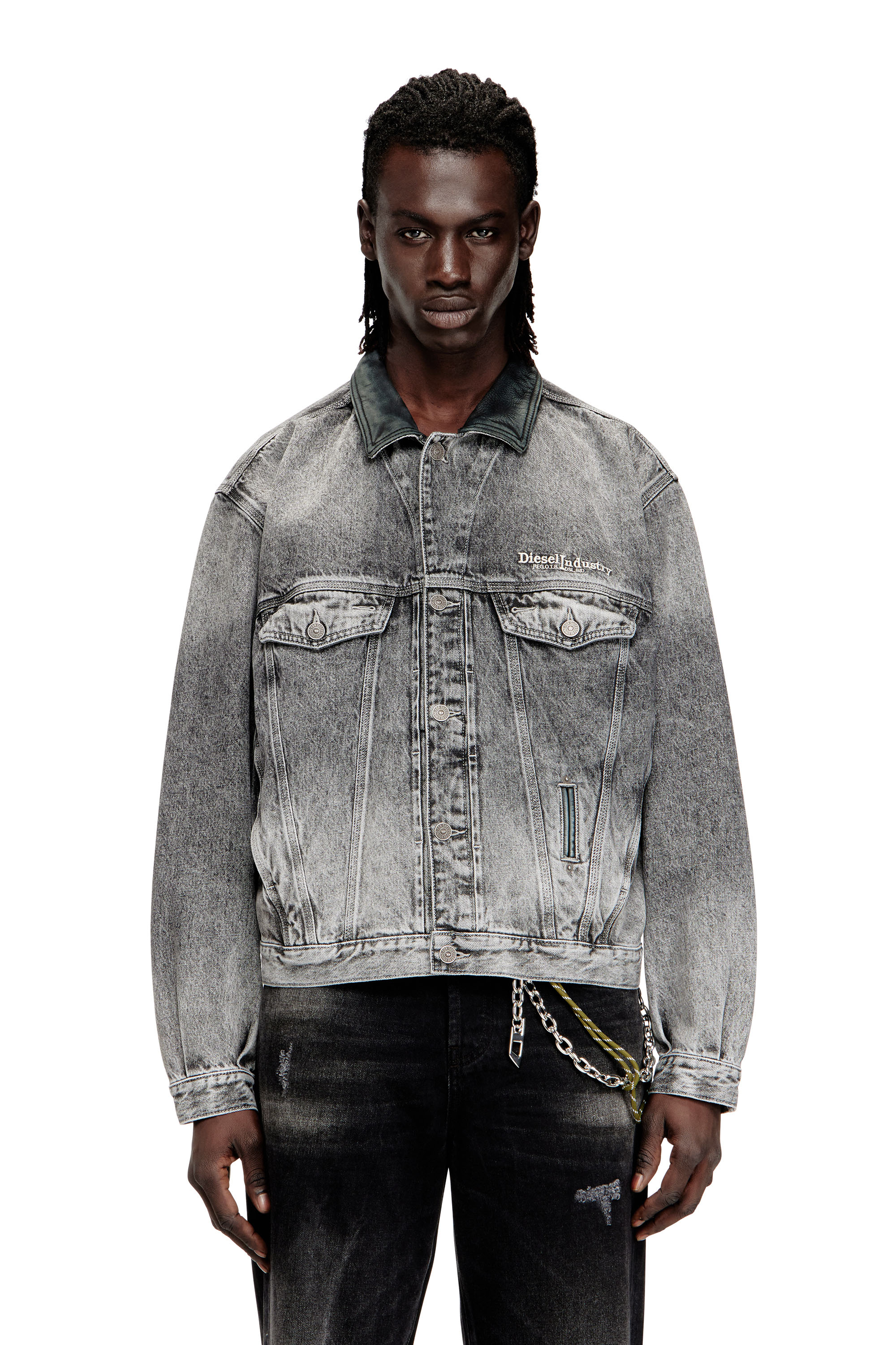 Diesel - D-DENVER-S, Chaqueta de camionero de mezclilla con adornos de cuero tono sobre tono Unisex in ToBeDefined - 2