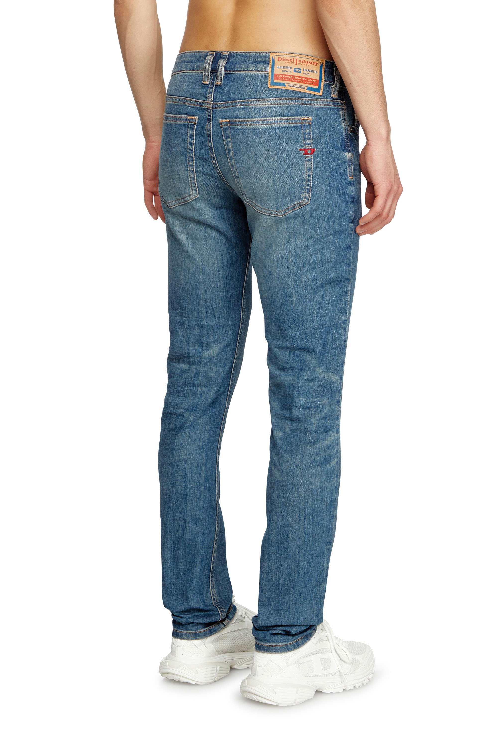 Diesel - Skinny Jeans 1979 Sleenker 0BMBT Hombre, Azul medio - 4