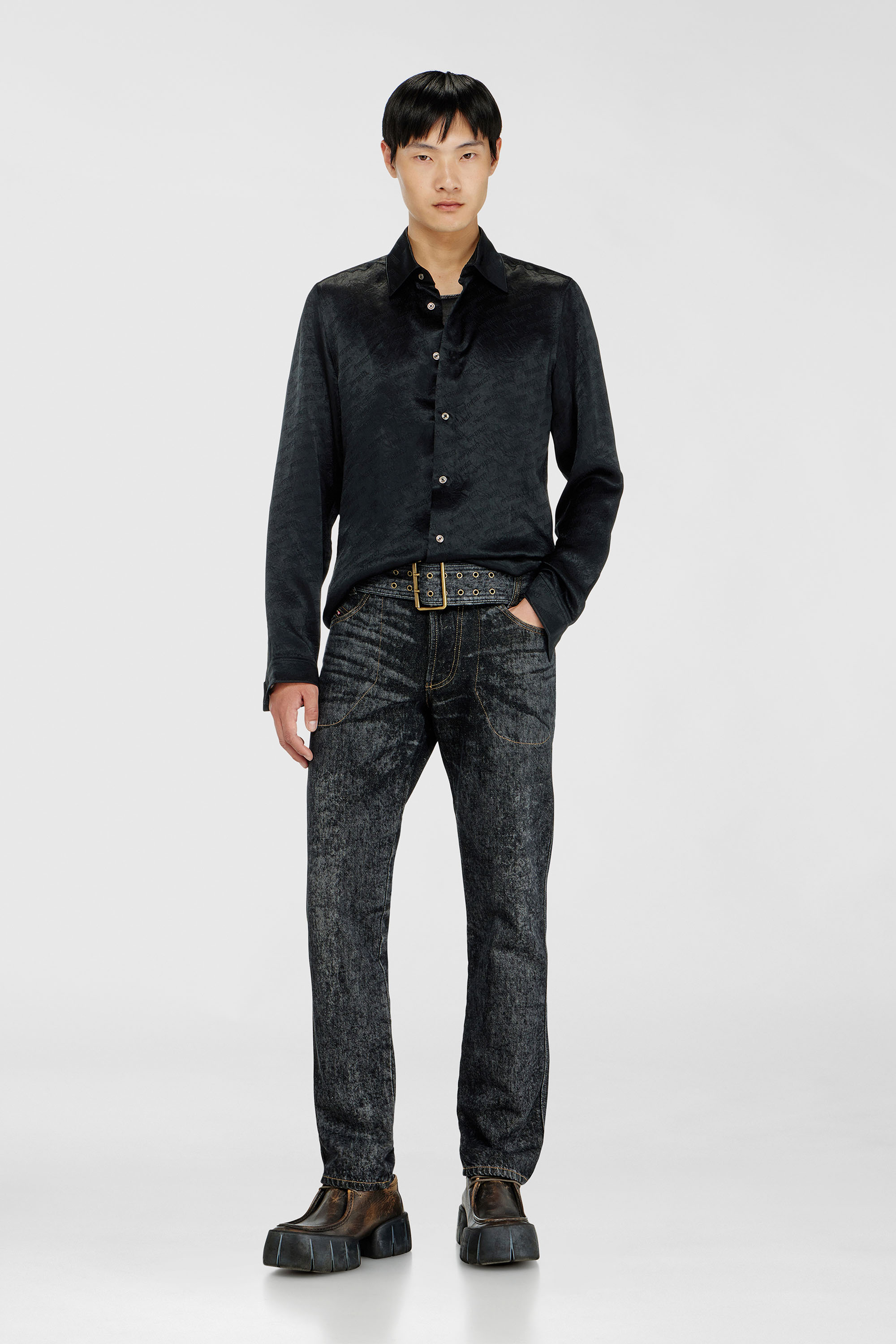 Diesel - S-KINNY-EFBZ, Camisa de sat&eacute;n arrugado jacquard con logo Hombre in Negro - 2