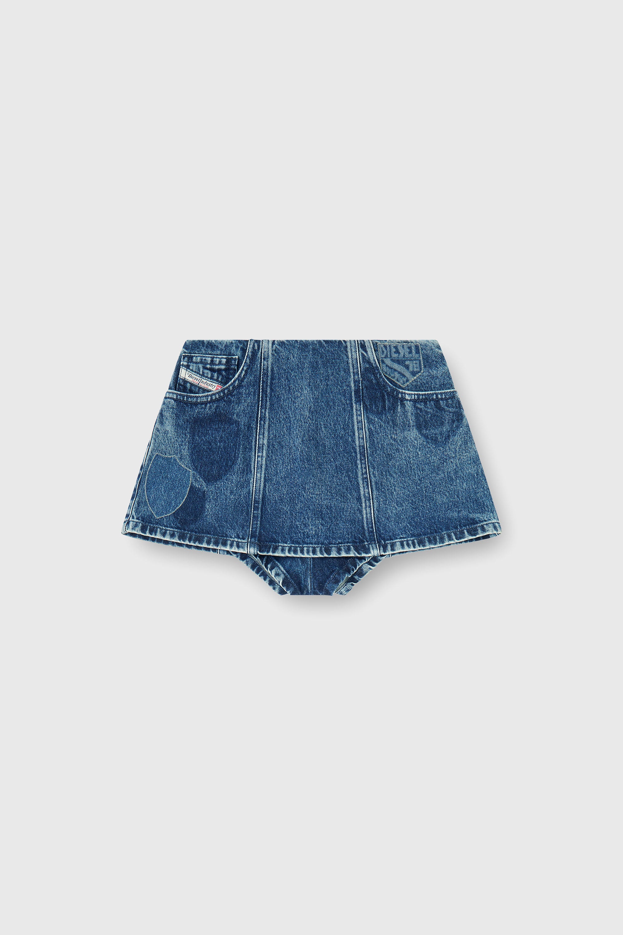 Diesel - DE-FIROVA-S, Shorts de denim con peplum y shadow patches Mujer in Azul marino - 2