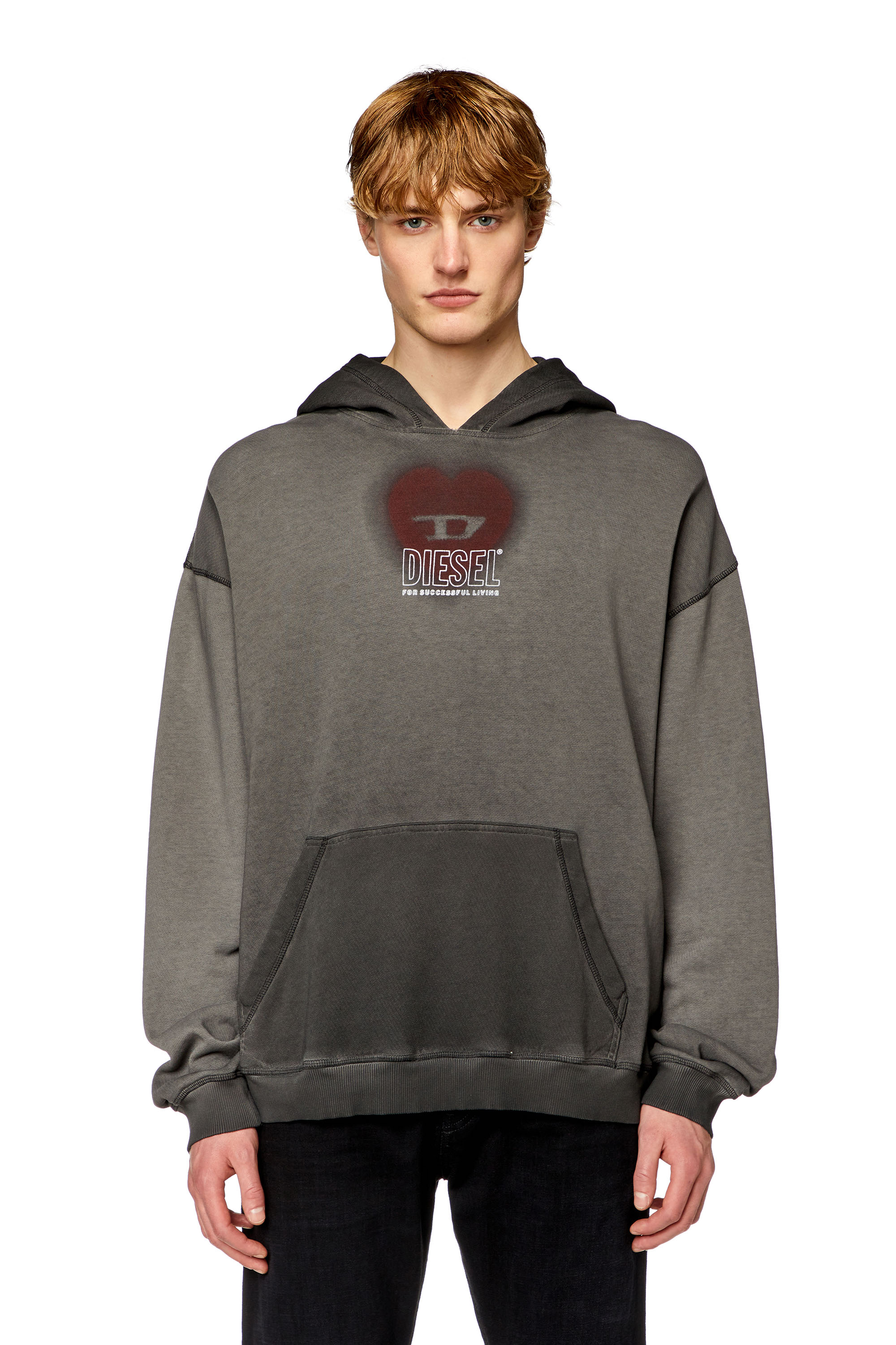 Diesel - S-BOXT-HOOD-N10, Sudadera con capucha deste&ntilde;ida con estampado de coraz&oacute;n Hombre in Negro - 2