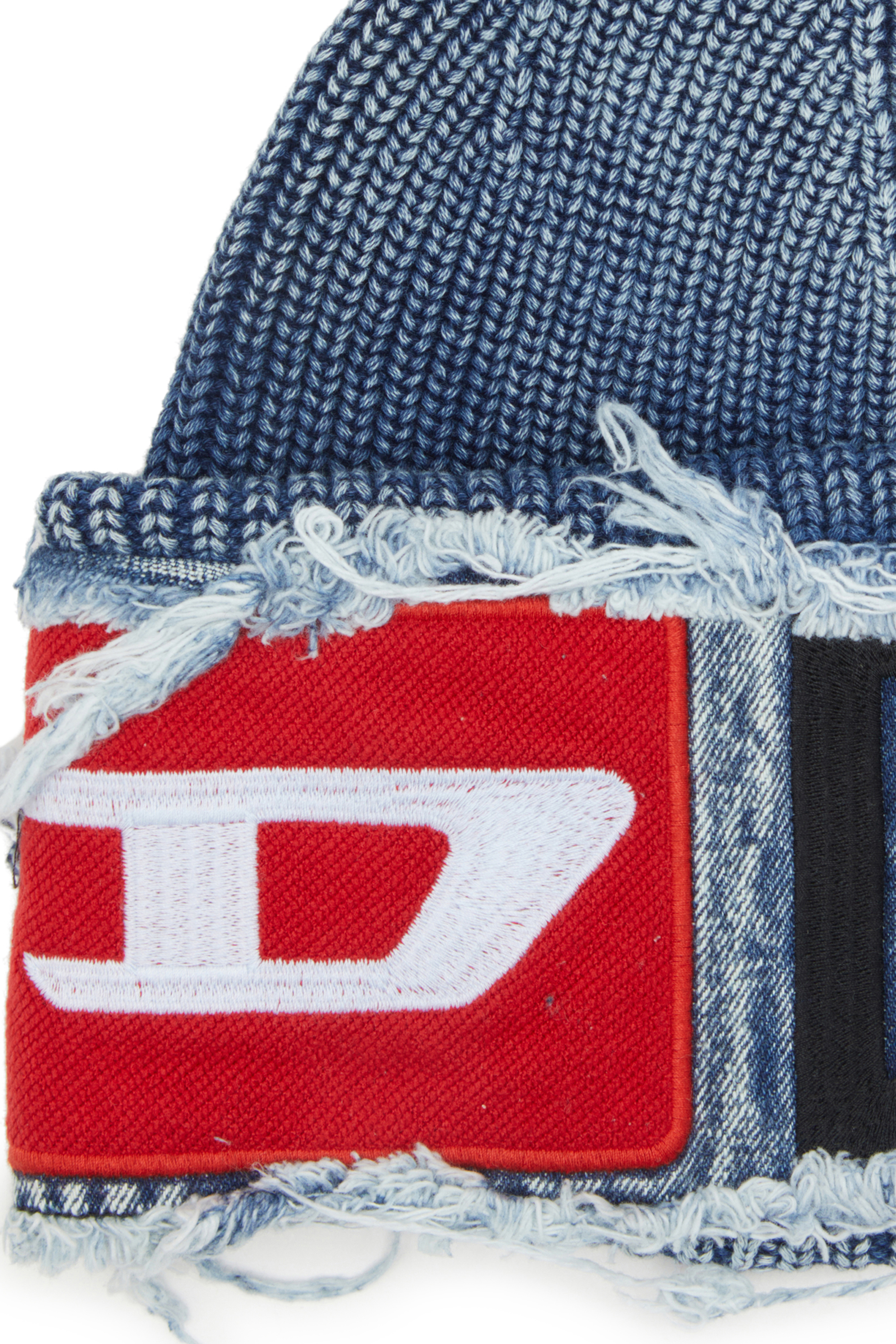 Diesel - K-FROK, Gorro con efecto denim y atrevido detalle de parche Unisex in Azul marino - 3