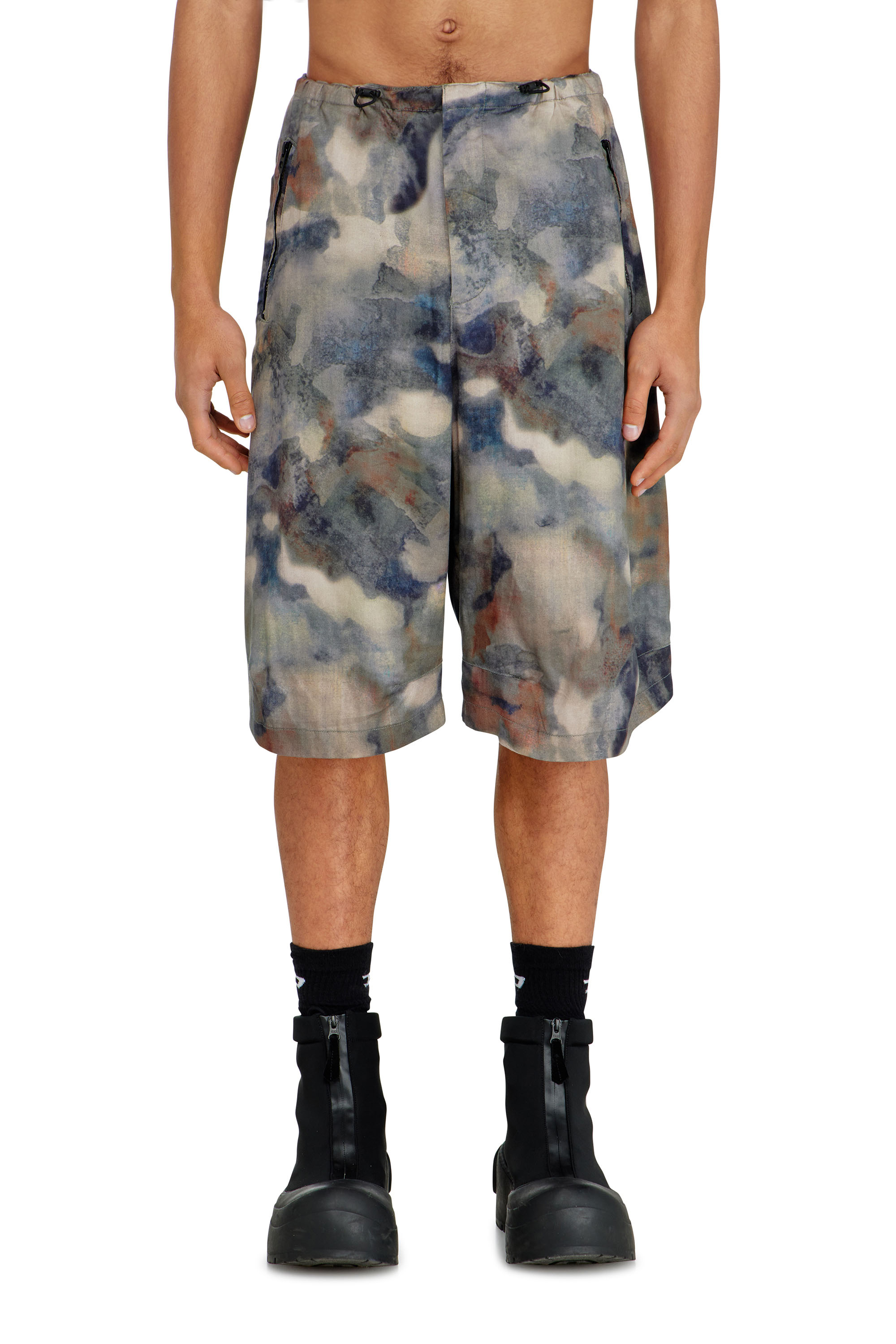 Diesel - P-STITCH-SHORT-TKBZ, Bermudas fluidas con estampado de camuflaje por toda la prenda. Hombre in Multicolor - 1