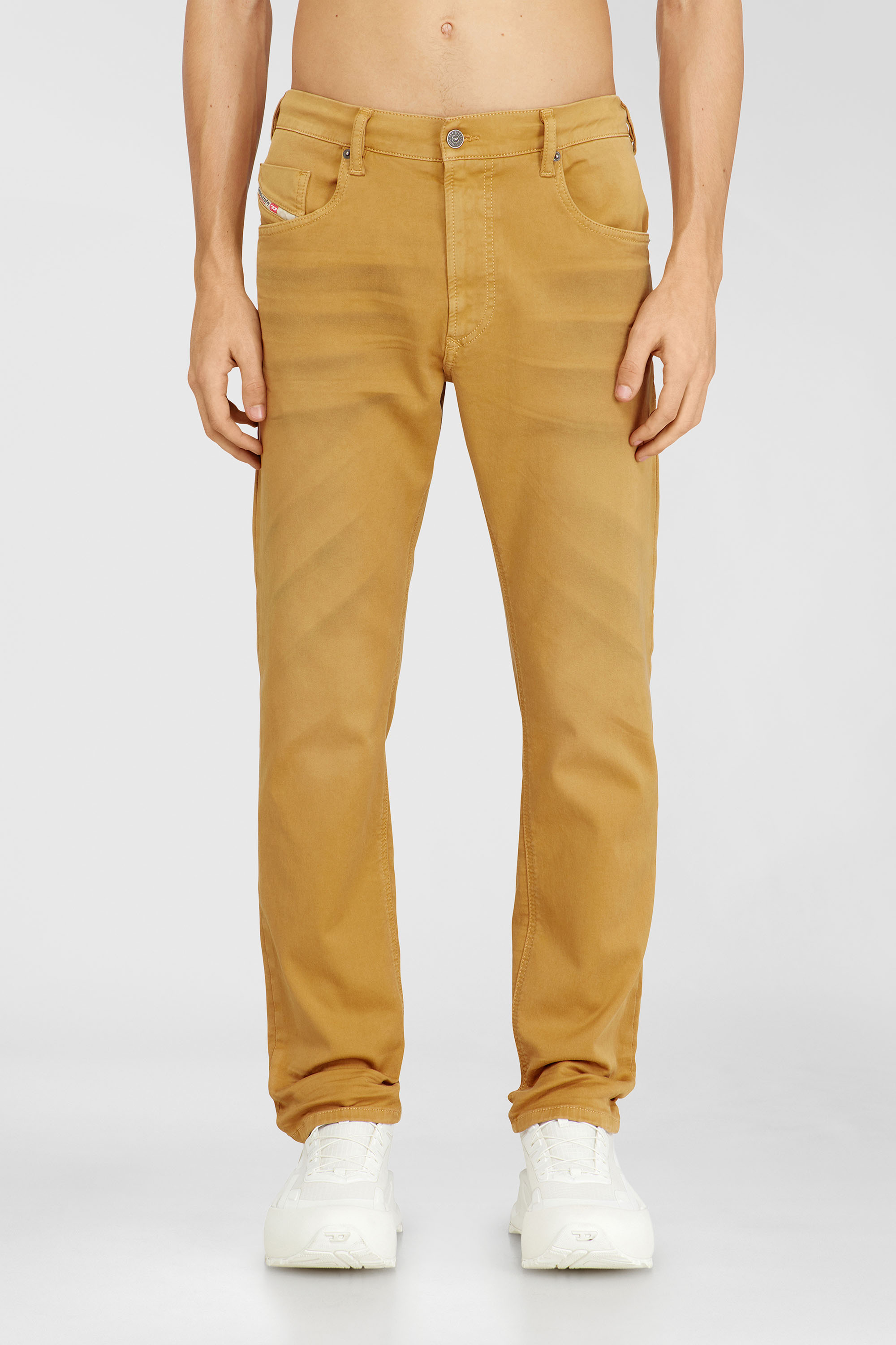 Diesel - Regular 2032 D-Krooley-BW Joggjeans&reg; 0670M Hombre, Marr&oacute;n Claro - 1