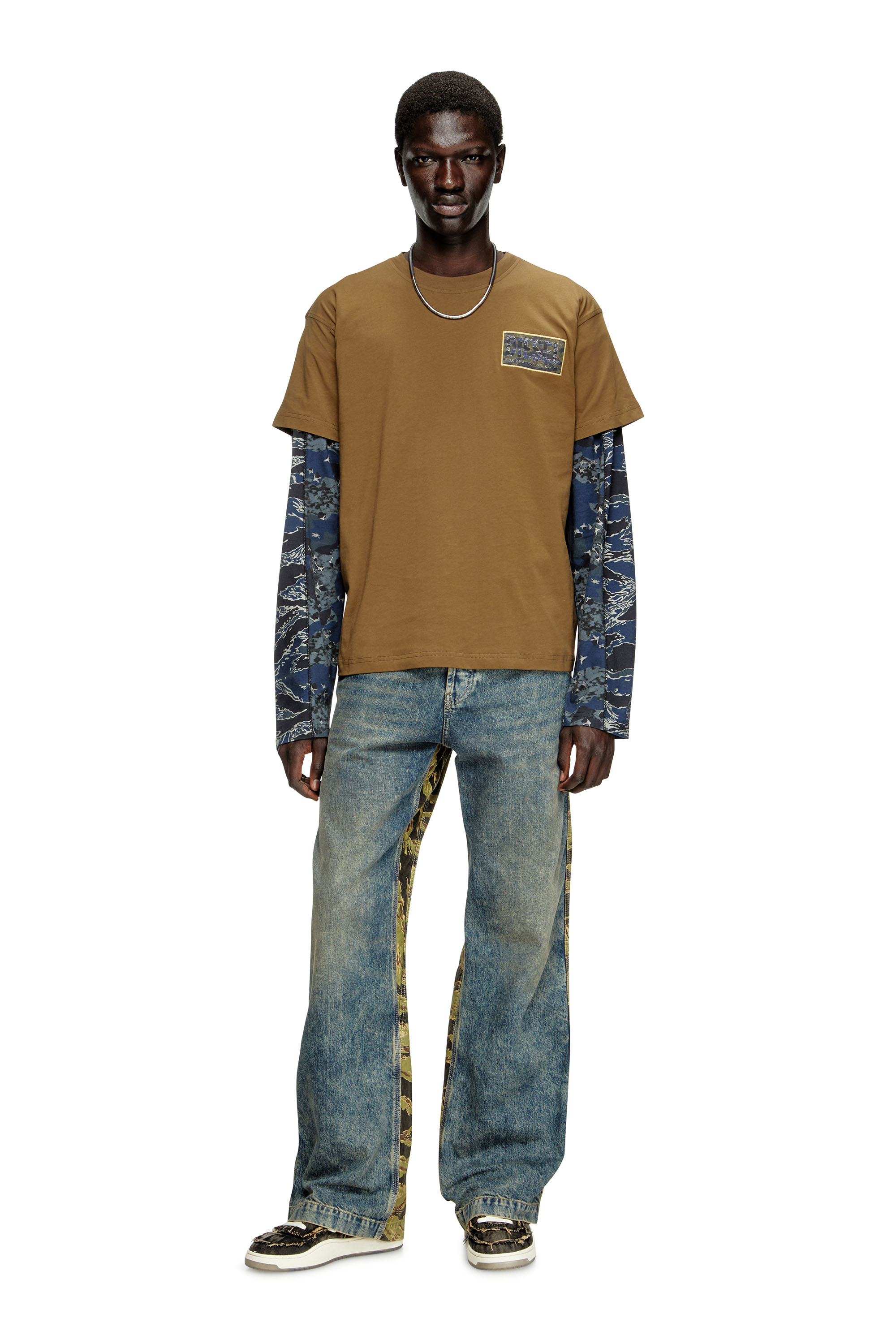 Diesel - S-TRACKER-D LOW, S-Tracker-D-Deportivas en denim deshilachado con suela transparente Hombre in Negro - 2