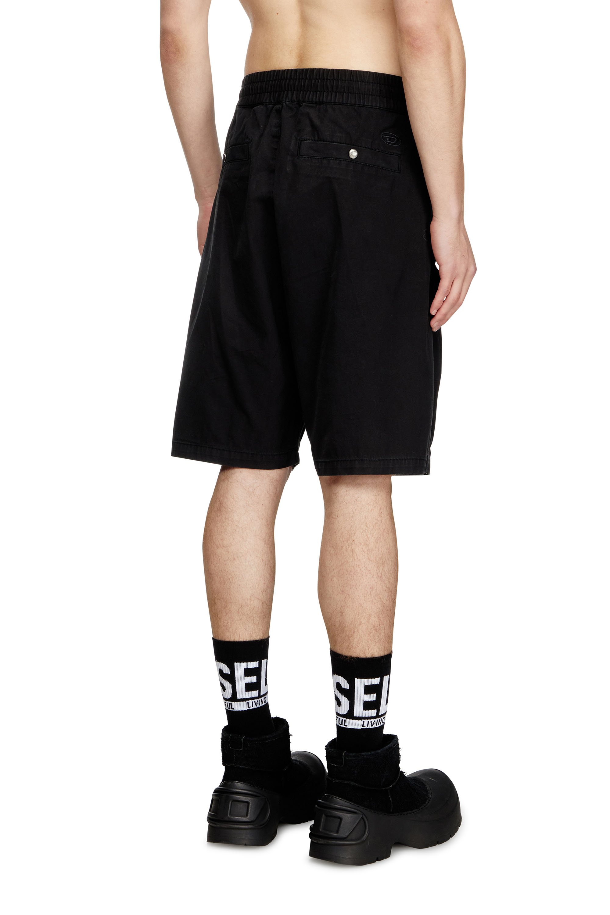 Diesel - P-BEECK-SHORT, Pantalones cortos cargo de algodón orgánico desteñido Hombre in Negro - 4