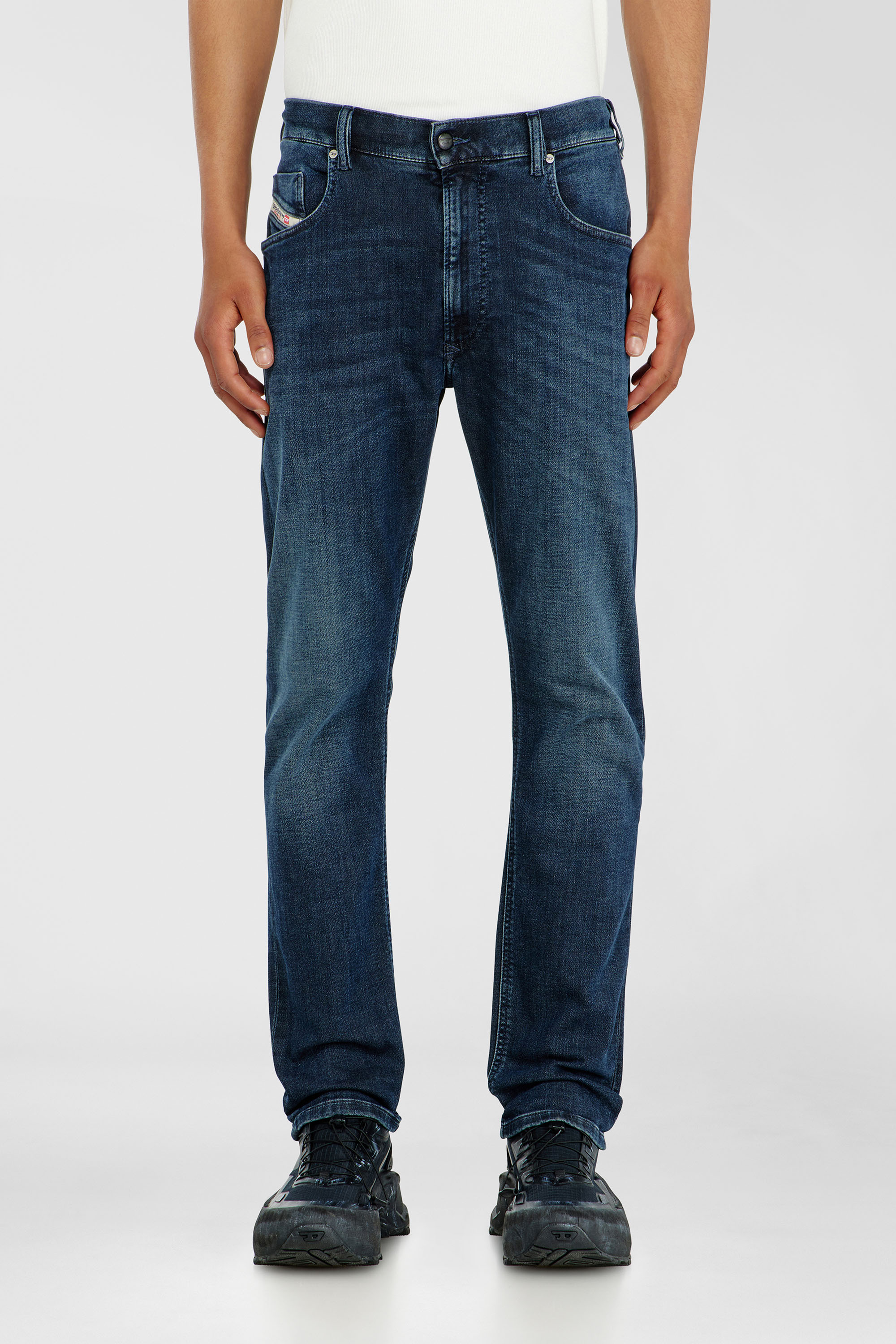 Diesel - Regular 2032 D-Krooley-BW Joggjeans&reg; 09P94 Hombre, Azul Oscuro - 1