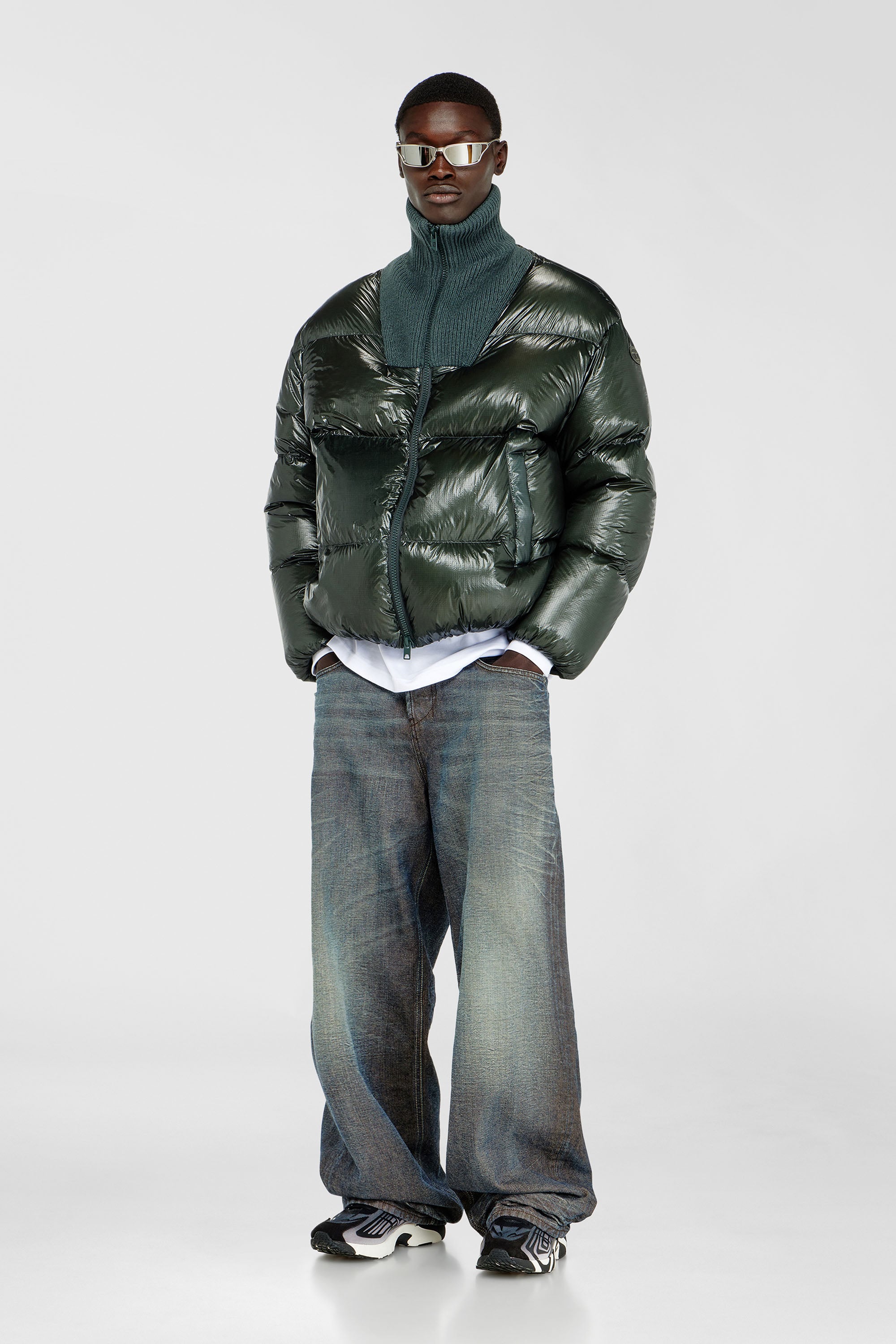 Diesel - W-RIBB, Chaqueta acolchada de plumas en ripstop con cuello de canal&eacute; Hombre in Verde - 2