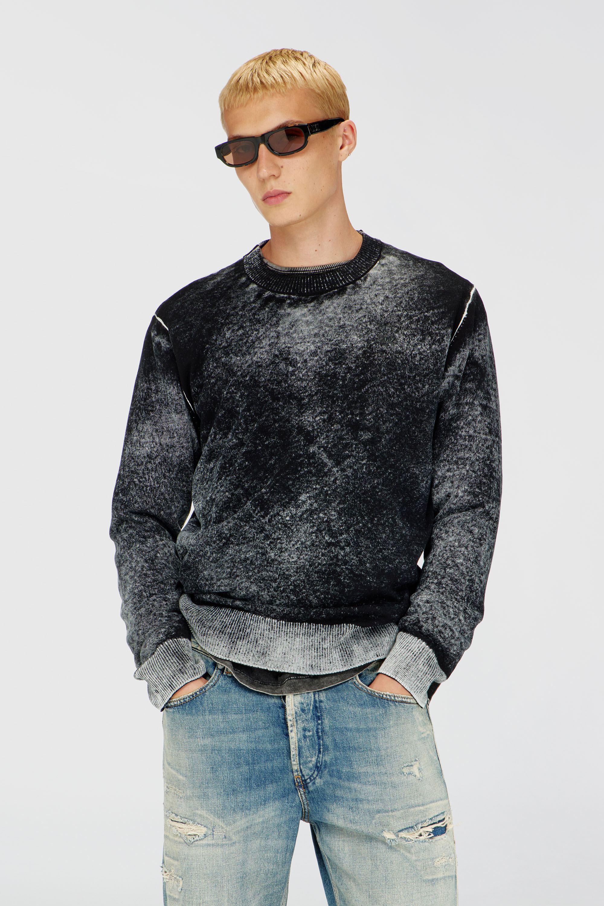 Diesel - K-LAURENT, Jersey con estampado inverso descolorido Hombre in Negro - 3