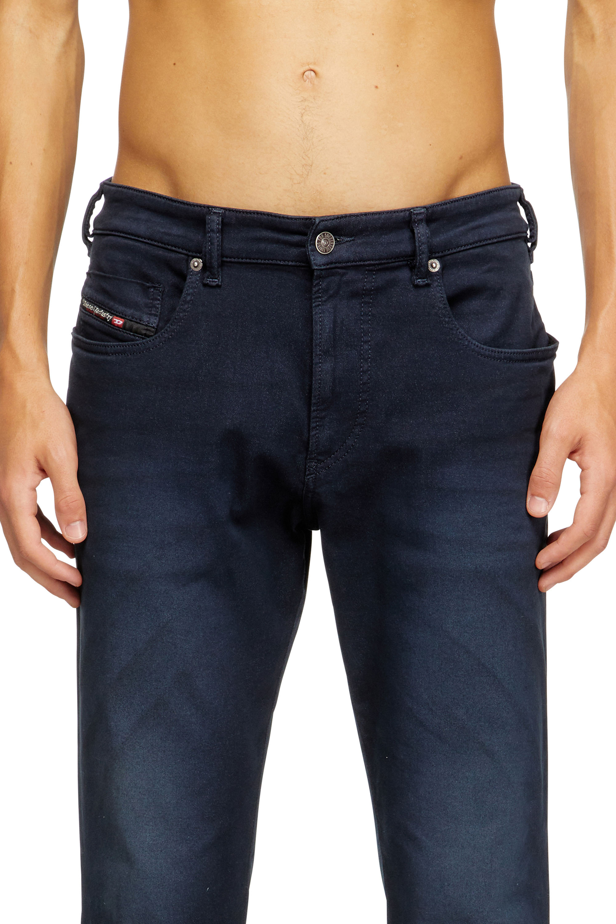 Diesel - Slim 2062 D-Strukt Joggjeans&reg; 0670M Hombre, Azul Oscuro - 4