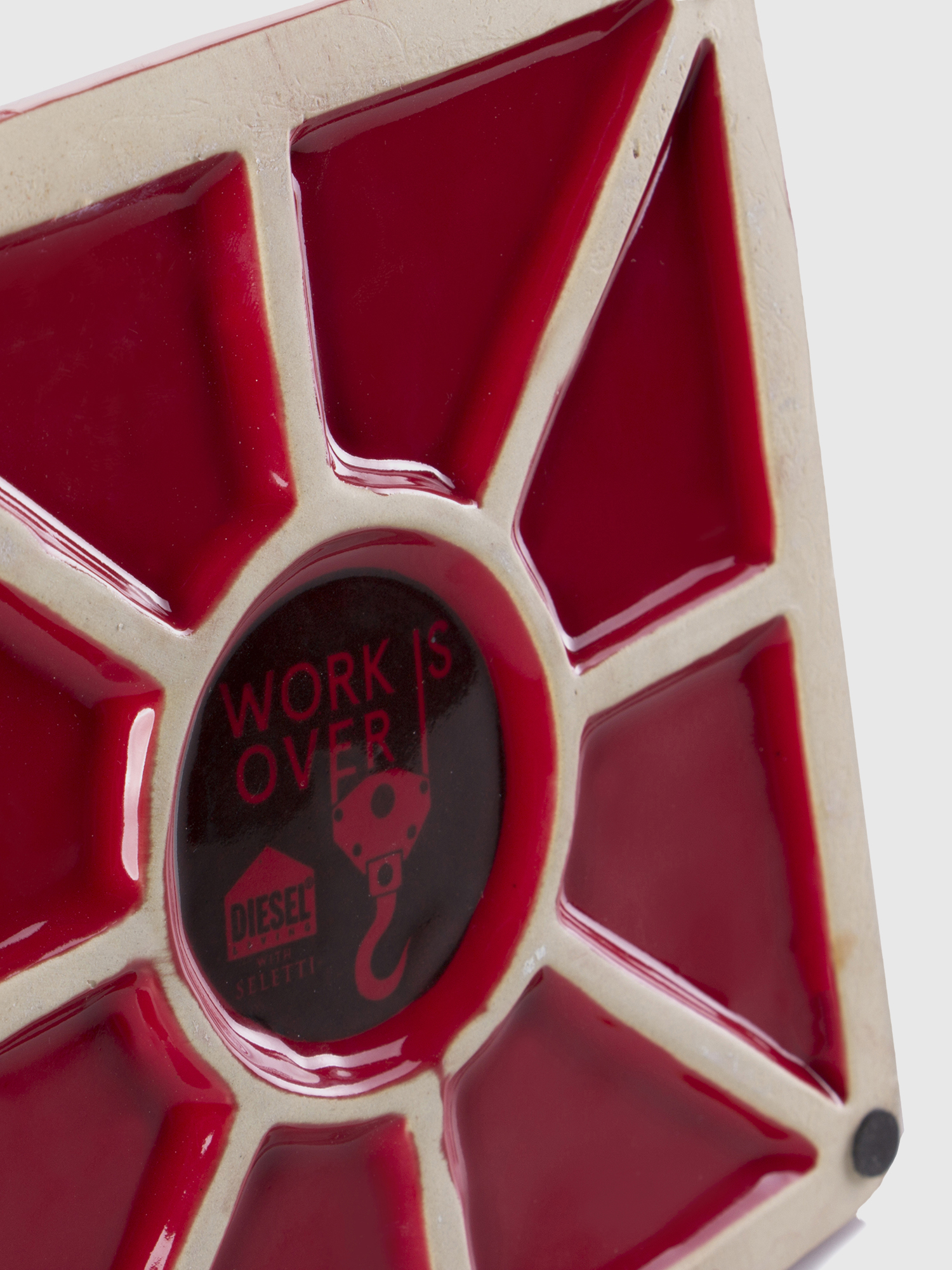 Diesel - 11055 WORK IS OVER, Florero de cerámica en forma de cono rojo Unisex in Rojo - 3