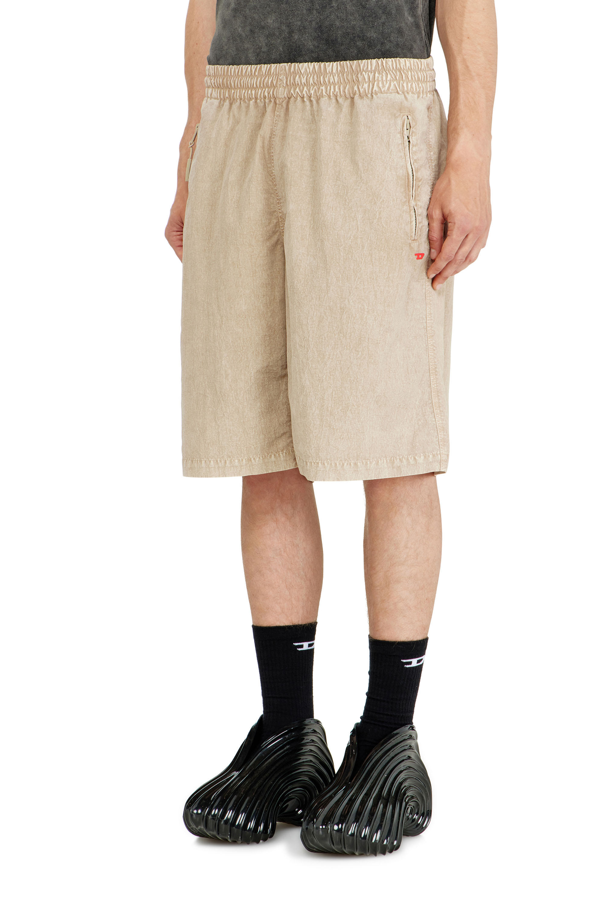Diesel - P-THECK-SHORT-PLBH, Shorts de nylon tratado Hombre in Beige - 3