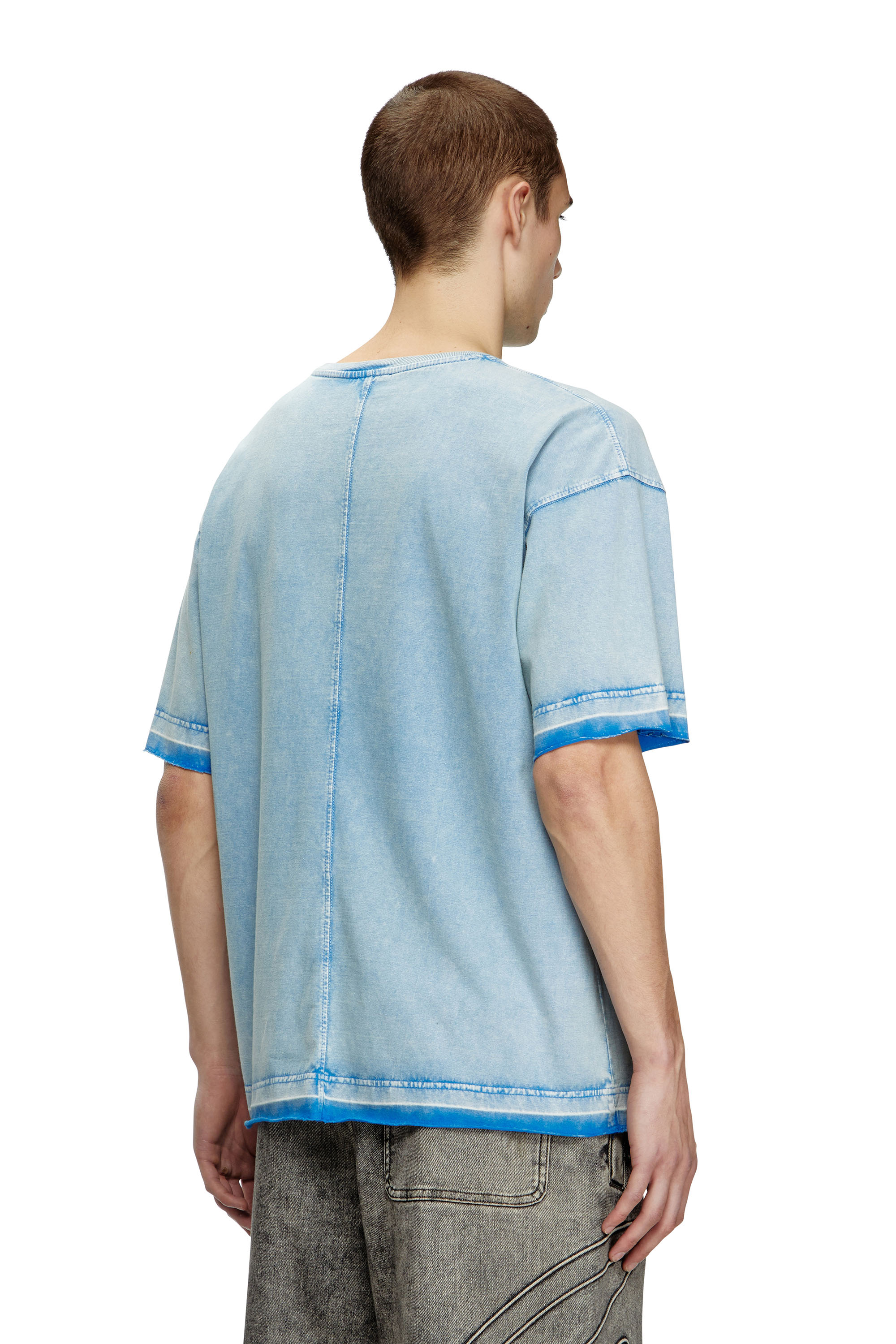 Diesel - T-HOXT, Camiseta con apariencia denim y dobladillos sueltos Hombre in Azul marino - 4