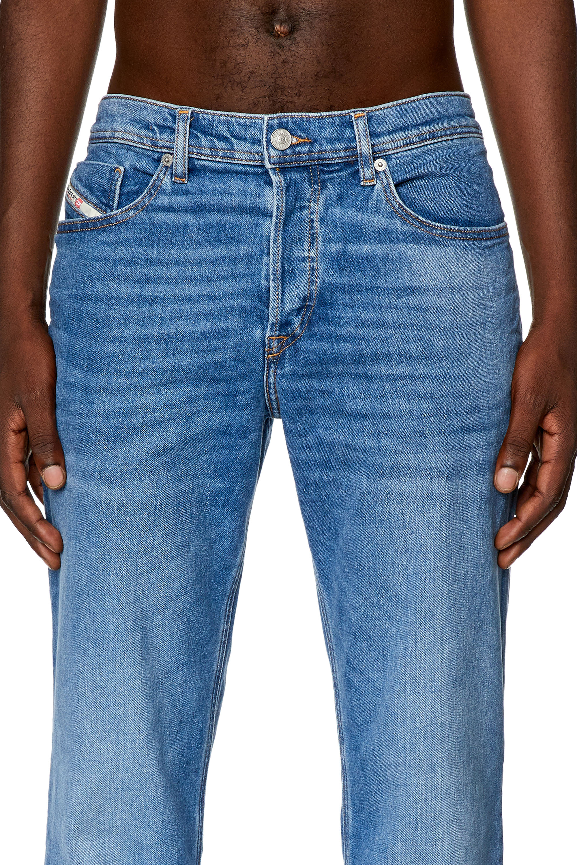Diesel - Tapered Jeans 2023 D-Finitive 0ENAS, Azul Claro - Image 4